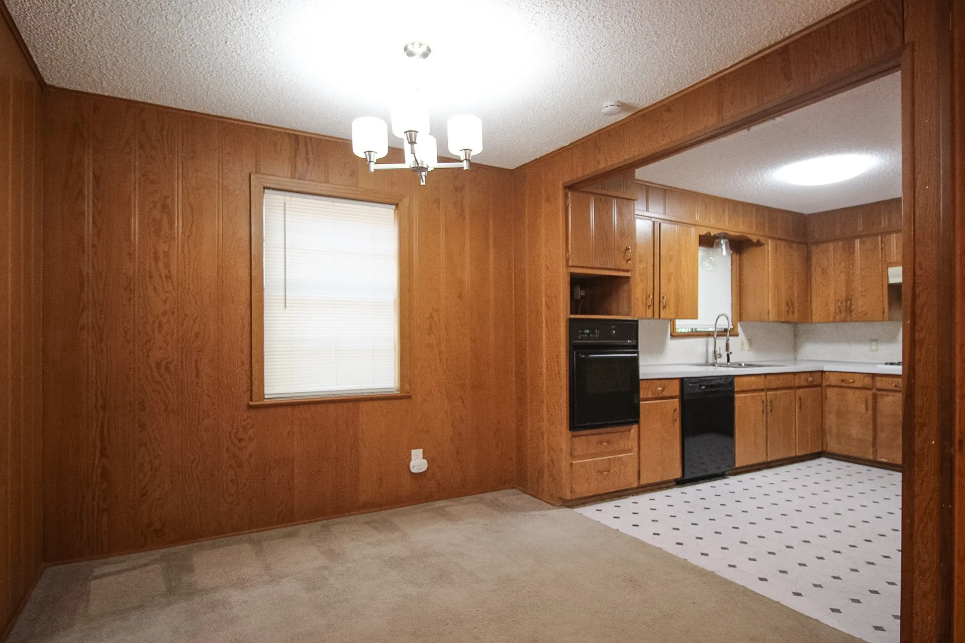Single Family Residence For Sale in Mc Lennan County , 2312 Hanover, Waco, Texas 76710, 3 Bedroom, 2 Bathroom, 2 Garage spaces, 1,396 Sqft, built in 1963, mls#21366597, Real Estate Agent in Waco, Homes For Sale in Mc Lennan county, Homes For Sale in Waco, Realtor in Waco Texas, Real Estate Brokerage Independent Realty Texas, Luminita Cordes Realtor