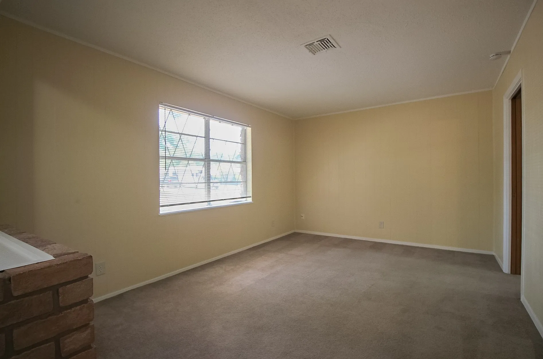 Single Family Residence For Sale in Mc Lennan County , 2312 Hanover, Waco, Texas 76710, 3 Bedroom, 2 Bathroom, 2 Garage spaces, 1,396 Sqft, built in 1963, mls#21366597, Real Estate Agent in Waco, Homes For Sale in Mc Lennan county, Homes For Sale in Waco, Realtor in Waco Texas, Real Estate Brokerage Independent Realty Texas, Luminita Cordes Realtor
