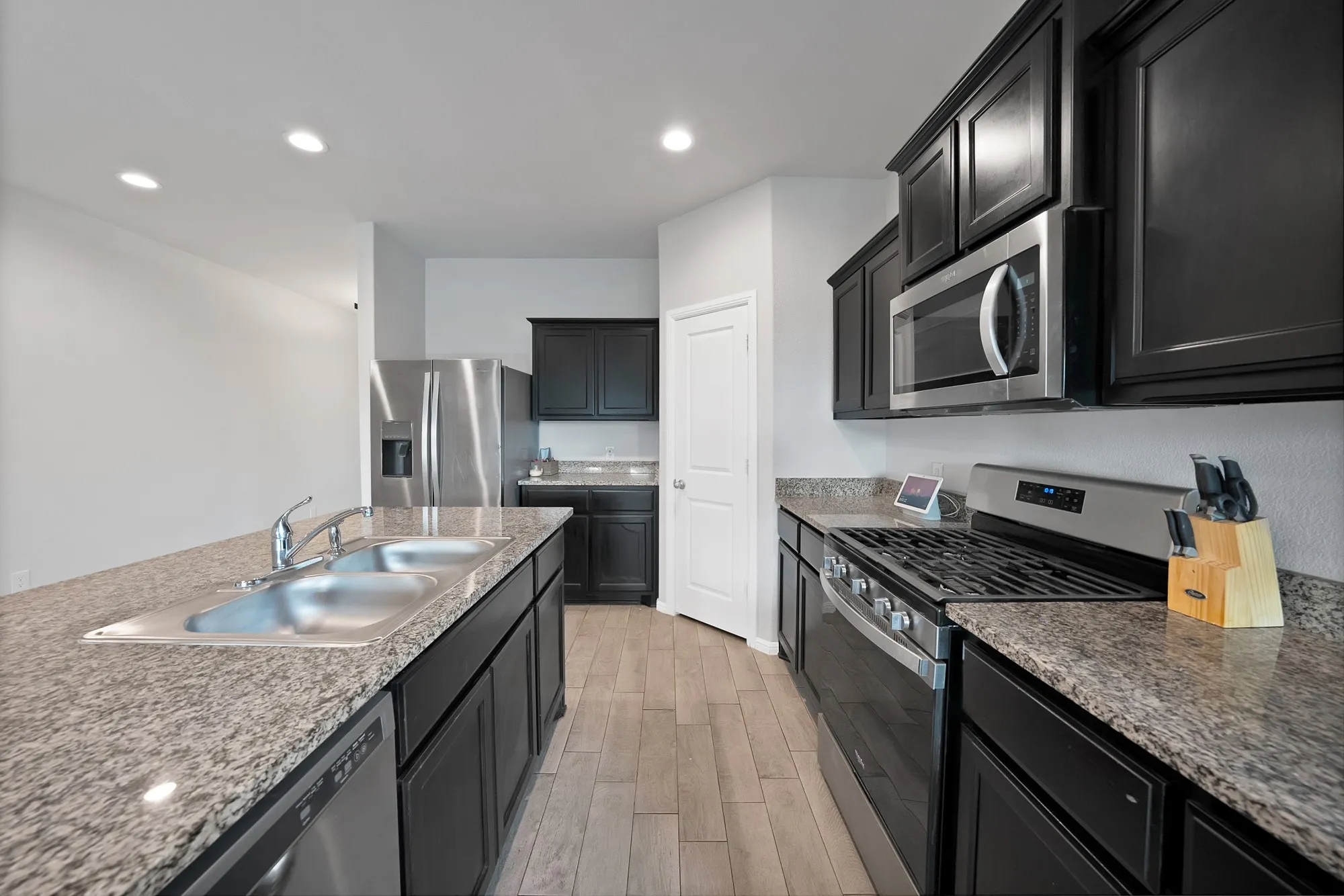 Single Family Residence For Sale in Tarrant County , 8328 Wildwest Drive, Fort Worth, Texas 76131, 4 Bedroom, 2 Bathroom, 2 Garage spaces, 1,691 Sqft, built in 2022, mls#21365910, Real Estate Agent in Fort Worth, Homes For Sale in Tarrant county, Homes For Sale in Fort Worth, Realtor in Fort Worth Texas, Real Estate Brokerage Independent Realty Texas, Luminita Cordes Realtor