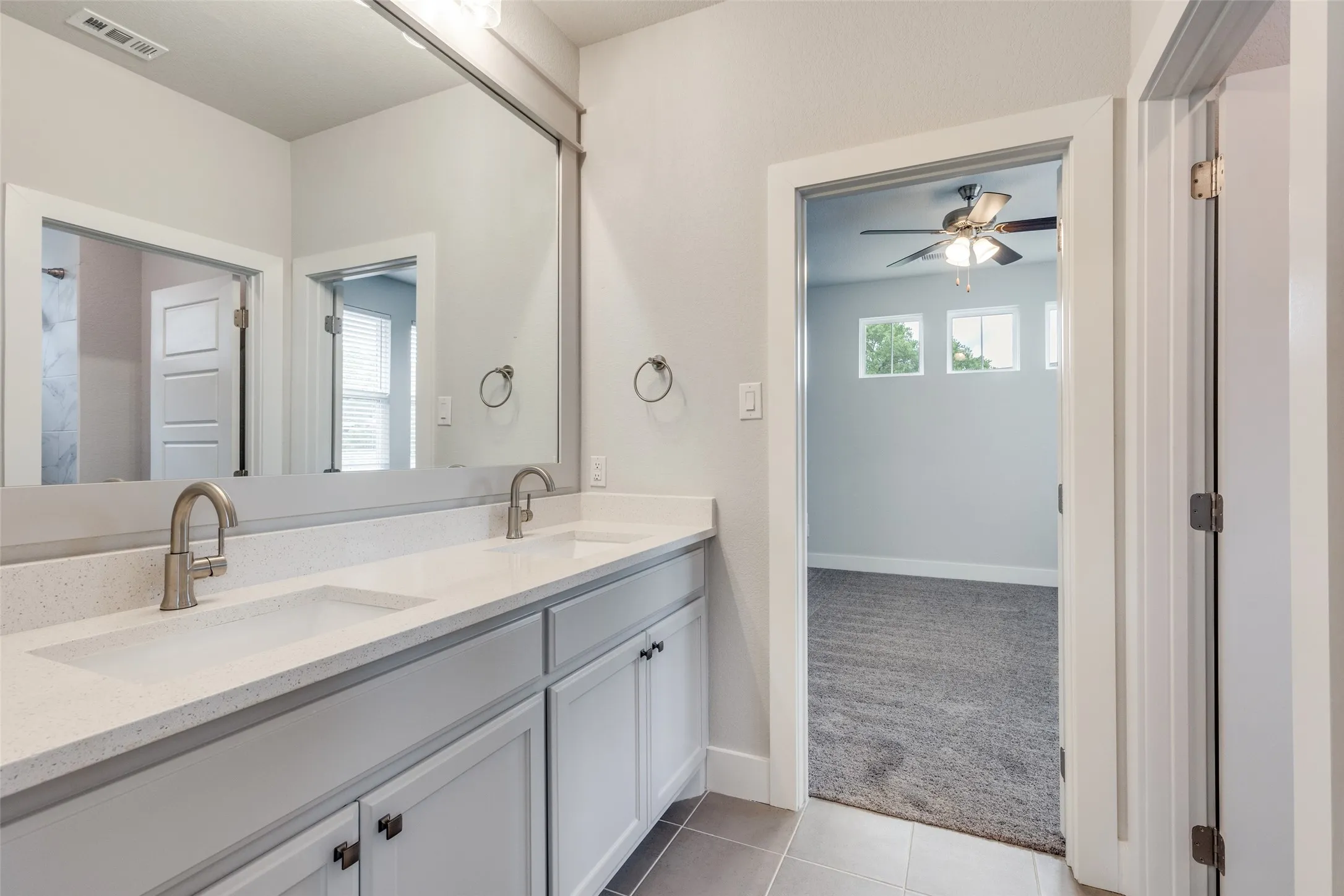 Townhouse For Rent in Tarrant County , 9521 Thorncrown Lane, Fort Worth, Texas 76179, 3 Bedroom, 3 Bathroom, 2 Garage spaces, 1,999 Sqft, built in 2023, mls#21360213, Real Estate Agent in Fort Worth, Homes For Rent in Tarrant county, Homes For Rent in Fort Worth, Realtor in Fort Worth Texas, Real Estate Brokerage Independent Realty Texas, Luminita Cordes Realtor