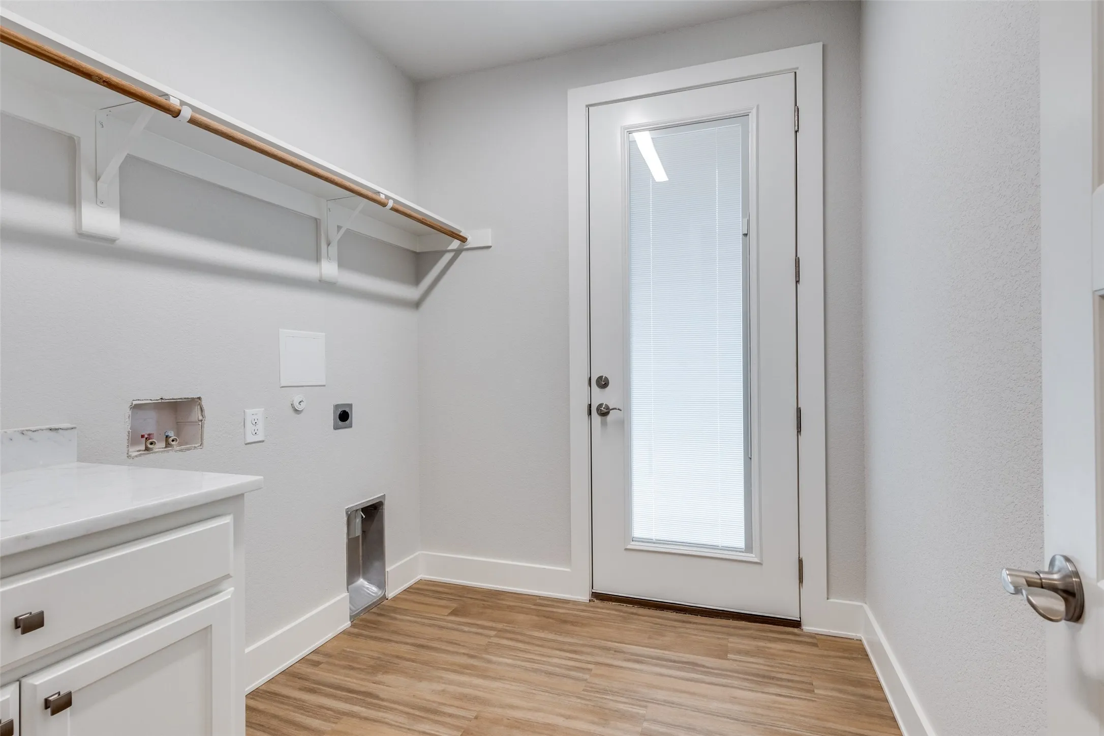 Townhouse For Rent in Tarrant County , 9521 Thorncrown Lane, Fort Worth, Texas 76179, 3 Bedroom, 3 Bathroom, 2 Garage spaces, 1,999 Sqft, built in 2023, mls#21360213, Real Estate Agent in Fort Worth, Homes For Rent in Tarrant county, Homes For Rent in Fort Worth, Realtor in Fort Worth Texas, Real Estate Brokerage Independent Realty Texas, Luminita Cordes Realtor
