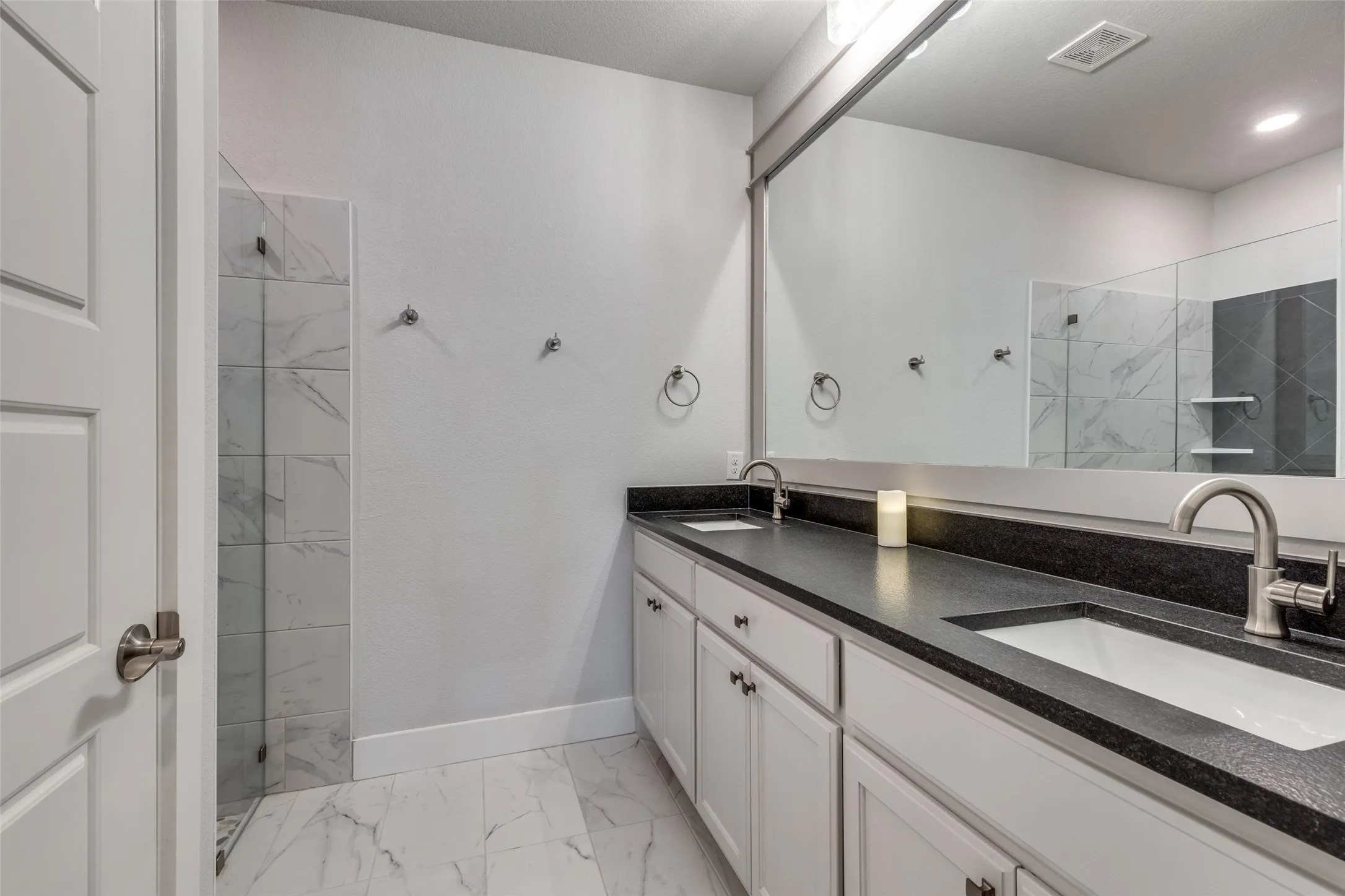 Townhouse For Rent in Tarrant County , 9521 Thorncrown Lane, Fort Worth, Texas 76179, 3 Bedroom, 3 Bathroom, 2 Garage spaces, 1,999 Sqft, built in 2023, mls#21360213, Real Estate Agent in Fort Worth, Homes For Rent in Tarrant county, Homes For Rent in Fort Worth, Realtor in Fort Worth Texas, Real Estate Brokerage Independent Realty Texas, Luminita Cordes Realtor