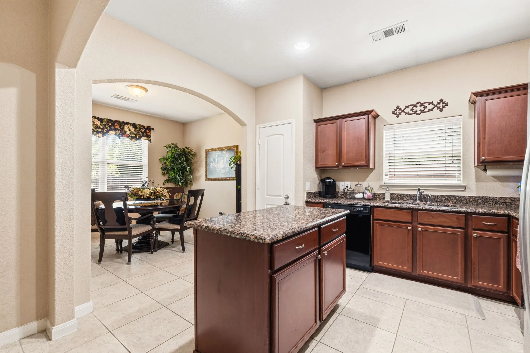 Single Family Residence For Sale in Collin County , 1853 Olive Lane, Anna, Texas 75409, 3 Bedroom, 2 Bathroom, 2 Garage spaces, 1,515 Sqft, built in 2015, mls#21365408, Real Estate Agent in Anna, Homes For Sale in Collin county, Homes For Sale in Anna, Realtor in Anna Texas, Real Estate Brokerage Independent Realty Texas, Luminita Cordes Realtor