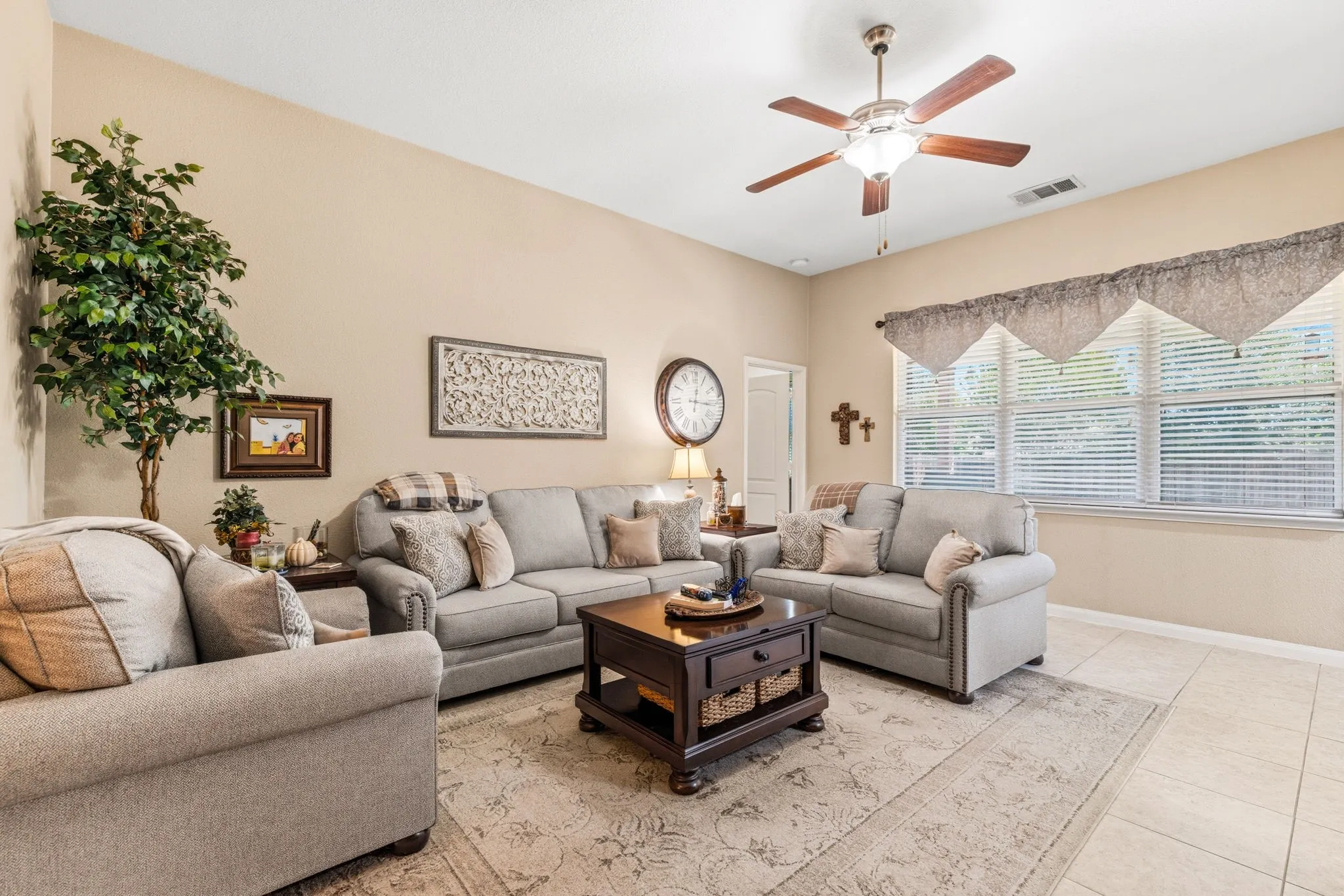 Single Family Residence For Sale in Collin County , 1853 Olive Lane, Anna, Texas 75409, 3 Bedroom, 2 Bathroom, 2 Garage spaces, 1,515 Sqft, built in 2015, mls#21365408, Real Estate Agent in Anna, Homes For Sale in Collin county, Homes For Sale in Anna, Realtor in Anna Texas, Real Estate Brokerage Independent Realty Texas, Luminita Cordes Realtor
