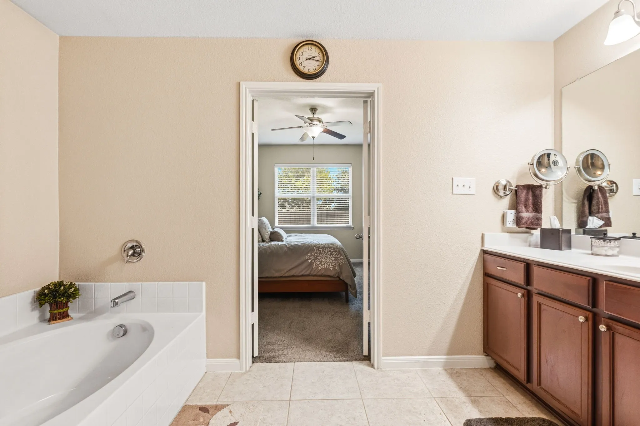 Single Family Residence For Sale in Collin County , 1853 Olive Lane, Anna, Texas 75409, 3 Bedroom, 2 Bathroom, 2 Garage spaces, 1,515 Sqft, built in 2015, mls#21365408, Real Estate Agent in Anna, Homes For Sale in Collin county, Homes For Sale in Anna, Realtor in Anna Texas, Real Estate Brokerage Independent Realty Texas, Luminita Cordes Realtor