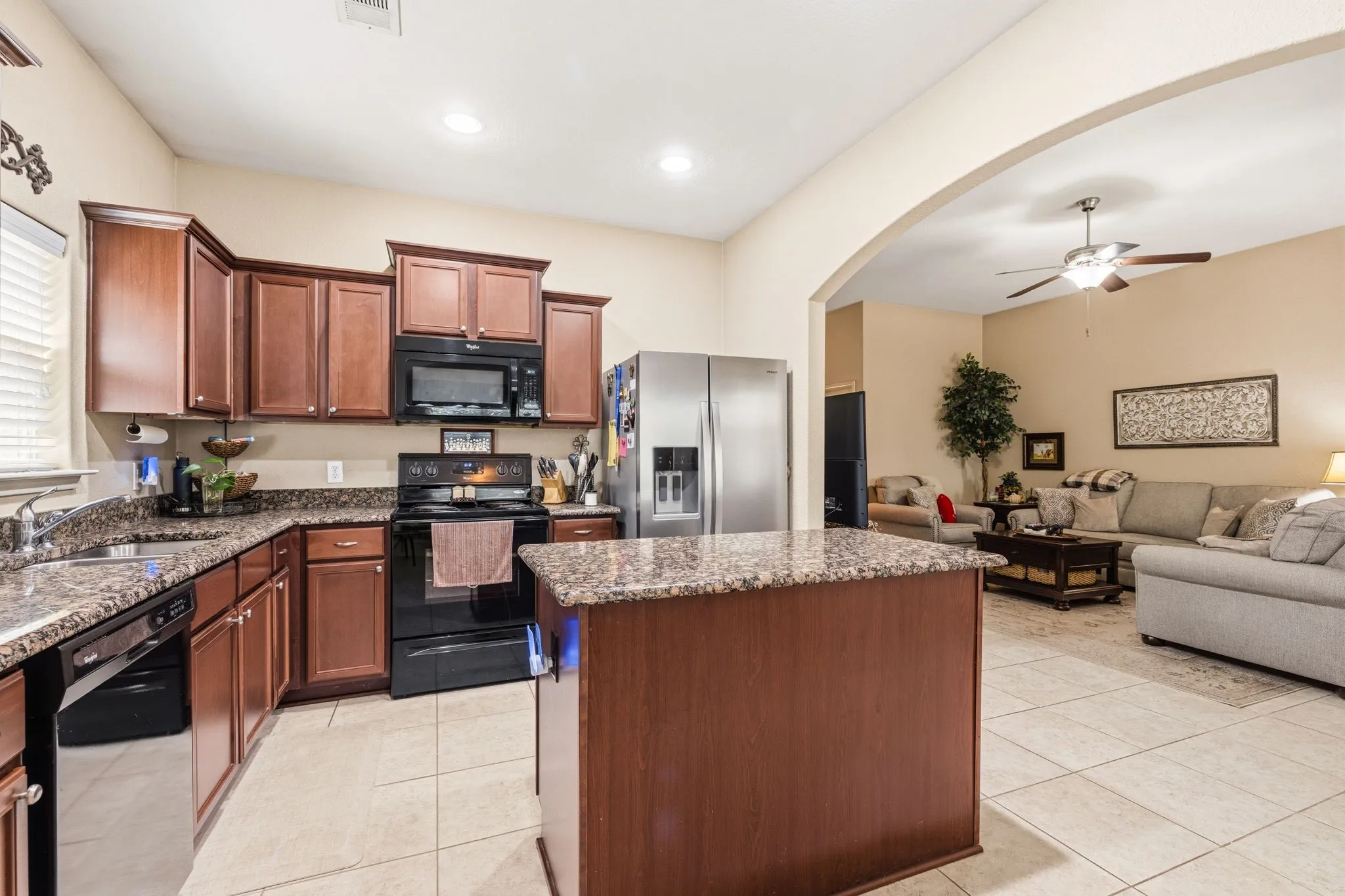 Single Family Residence For Sale in Collin County , 1853 Olive Lane, Anna, Texas 75409, 3 Bedroom, 2 Bathroom, 2 Garage spaces, 1,515 Sqft, built in 2015, mls#21365408, Real Estate Agent in Anna, Homes For Sale in Collin county, Homes For Sale in Anna, Realtor in Anna Texas, Real Estate Brokerage Independent Realty Texas, Luminita Cordes Realtor