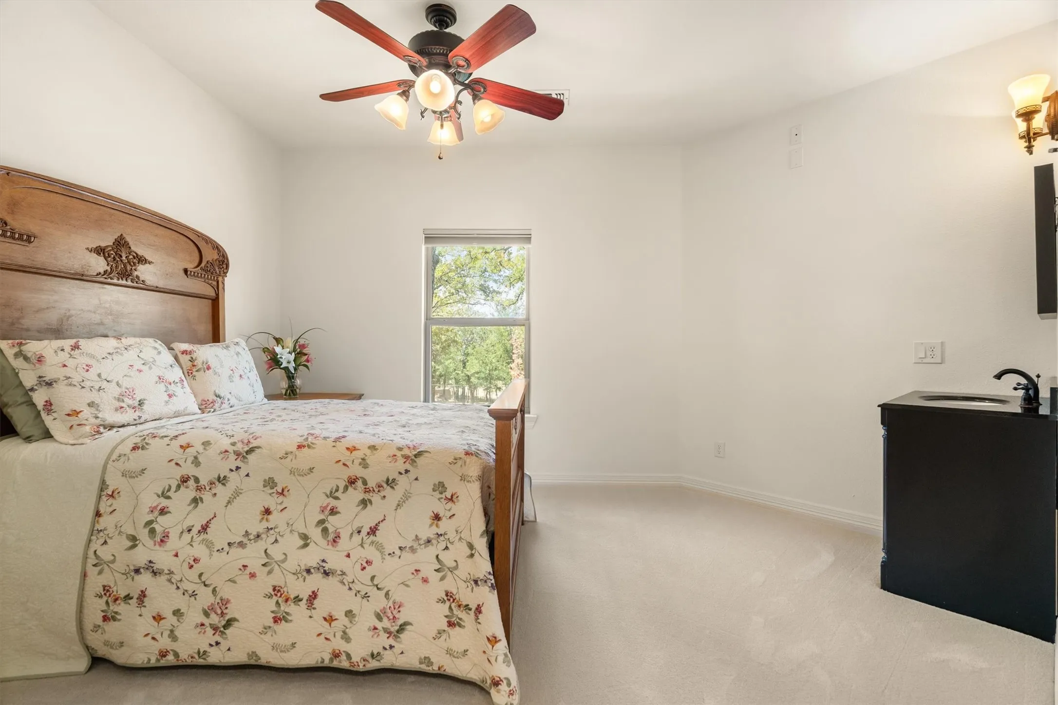Single Family Residence For Sale in Denton County , 1011 Thornridge Court, Argyle, Texas 76226, 5 Bedroom, 5 Bathroom, 3 Garage spaces, 6,079 Sqft, built in 1964, mls#21342659, Real Estate Agent in Argyle, Homes For Sale in Denton county, Homes For Sale in Argyle, Realtor in Argyle Texas, Real Estate Brokerage Independent Realty Texas, Luminita Cordes Realtor