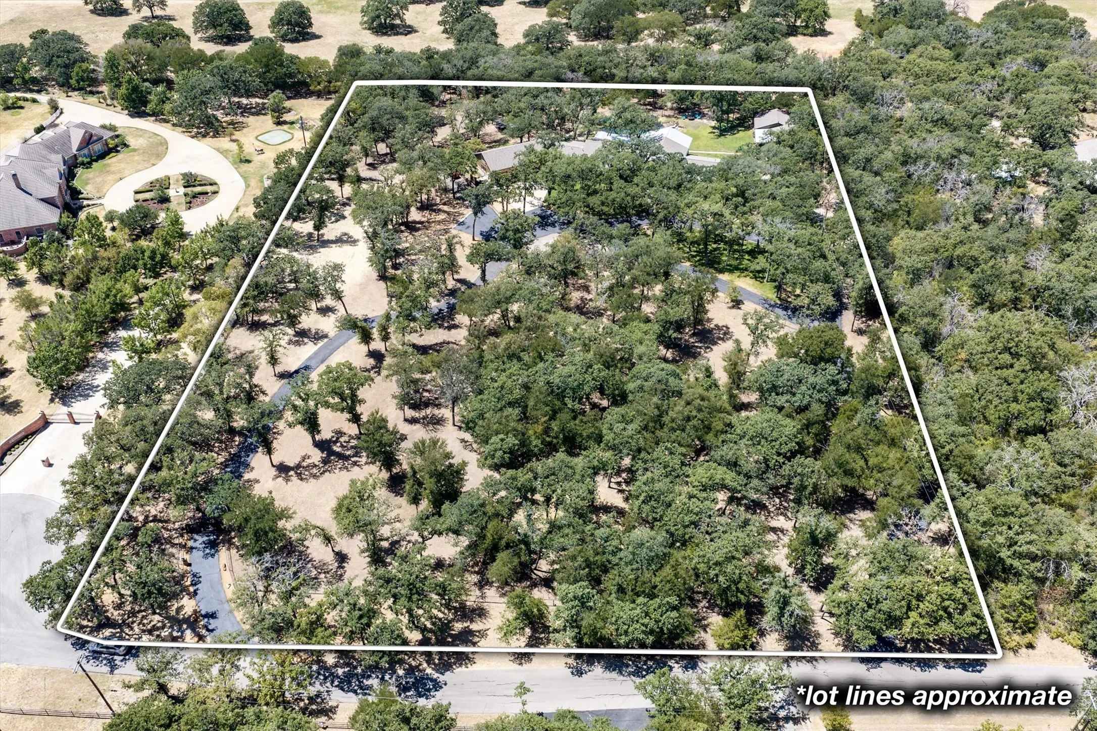 Single Family Residence For Sale in Denton County , 1011 Thornridge Court, Argyle, Texas 76226, 5 Bedroom, 5 Bathroom, 3 Garage spaces, 6,079 Sqft, built in 1964, mls#21342659, Real Estate Agent in Argyle, Homes For Sale in Denton county, Homes For Sale in Argyle, Realtor in Argyle Texas, Real Estate Brokerage Independent Realty Texas, Luminita Cordes Realtor