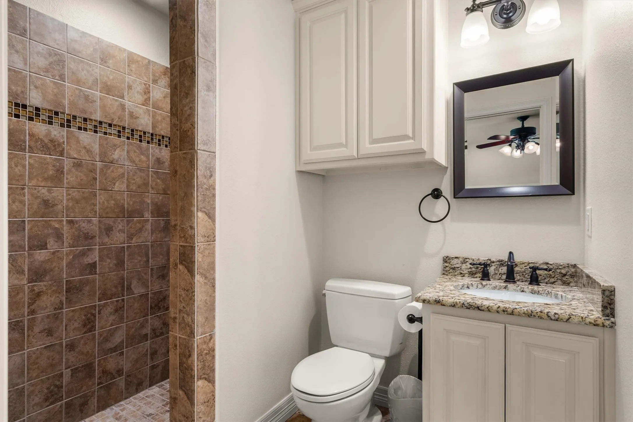 Single Family Residence For Sale in Denton County , 1011 Thornridge Court, Argyle, Texas 76226, 5 Bedroom, 5 Bathroom, 3 Garage spaces, 6,079 Sqft, built in 1964, mls#21342659, Real Estate Agent in Argyle, Homes For Sale in Denton county, Homes For Sale in Argyle, Realtor in Argyle Texas, Real Estate Brokerage Independent Realty Texas, Luminita Cordes Realtor