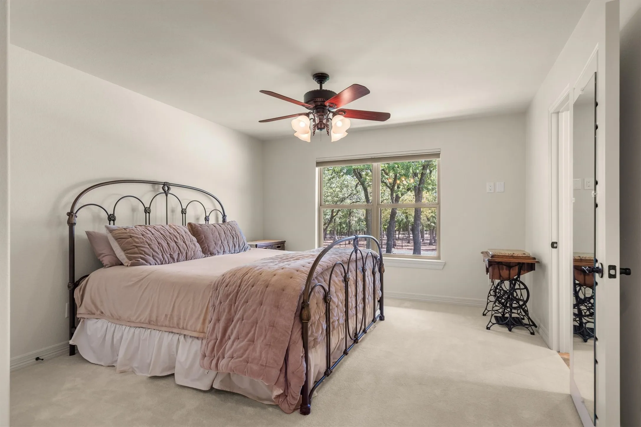 Single Family Residence For Sale in Denton County , 1011 Thornridge Court, Argyle, Texas 76226, 5 Bedroom, 5 Bathroom, 3 Garage spaces, 6,079 Sqft, built in 1964, mls#21342659, Real Estate Agent in Argyle, Homes For Sale in Denton county, Homes For Sale in Argyle, Realtor in Argyle Texas, Real Estate Brokerage Independent Realty Texas, Luminita Cordes Realtor