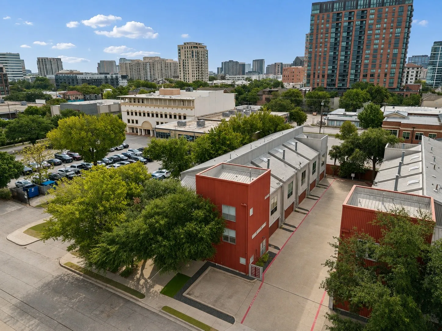 Townhouse For Sale in Dallas County , 2714 Shelby Avenue, Dallas, Texas 75219, 2 Bedroom, 2 Bathroom, 2 Garage spaces, 1,738 Sqft, built in 2000, mls#21365678, Real Estate Agent in Dallas, Homes For Sale in Dallas county, Homes For Sale in Dallas, Realtor in Dallas Texas, Real Estate Brokerage Independent Realty Texas, Luminita Cordes Realtor