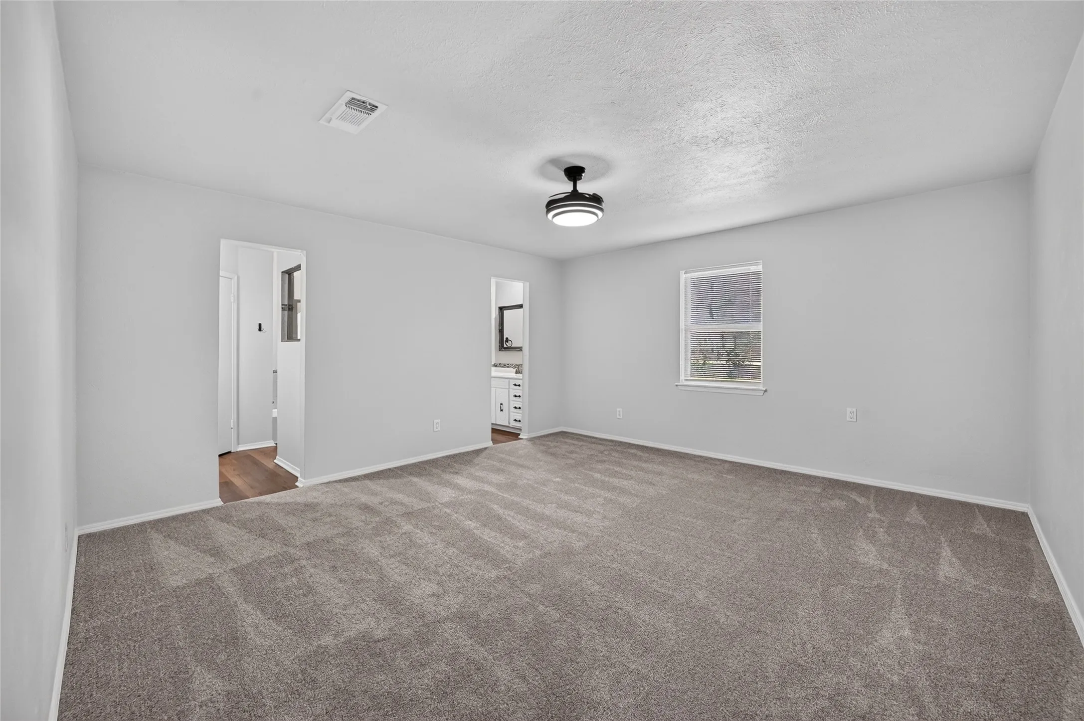 Single Family Residence For Rent in Tarrant County , 7217 Timberlane Drive, North Richland Hills, Texas 76182, 3 Bedroom, 2 Bathroom, 2 Garage spaces, 1,573 Sqft, built in 1979, mls#21366629, Real Estate Agent in North Richland Hills, Homes For Rent in Tarrant county, Homes For Rent in North Richland Hills, Realtor in North Richland Hills Texas, Real Estate Brokerage Independent Realty Texas, Luminita Cordes Realtor