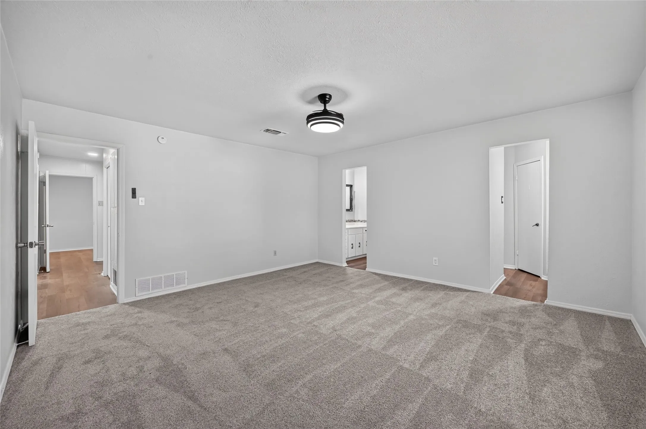 Single Family Residence For Rent in Tarrant County , 7217 Timberlane Drive, North Richland Hills, Texas 76182, 3 Bedroom, 2 Bathroom, 2 Garage spaces, 1,573 Sqft, built in 1979, mls#21366629, Real Estate Agent in North Richland Hills, Homes For Rent in Tarrant county, Homes For Rent in North Richland Hills, Realtor in North Richland Hills Texas, Real Estate Brokerage Independent Realty Texas, Luminita Cordes Realtor