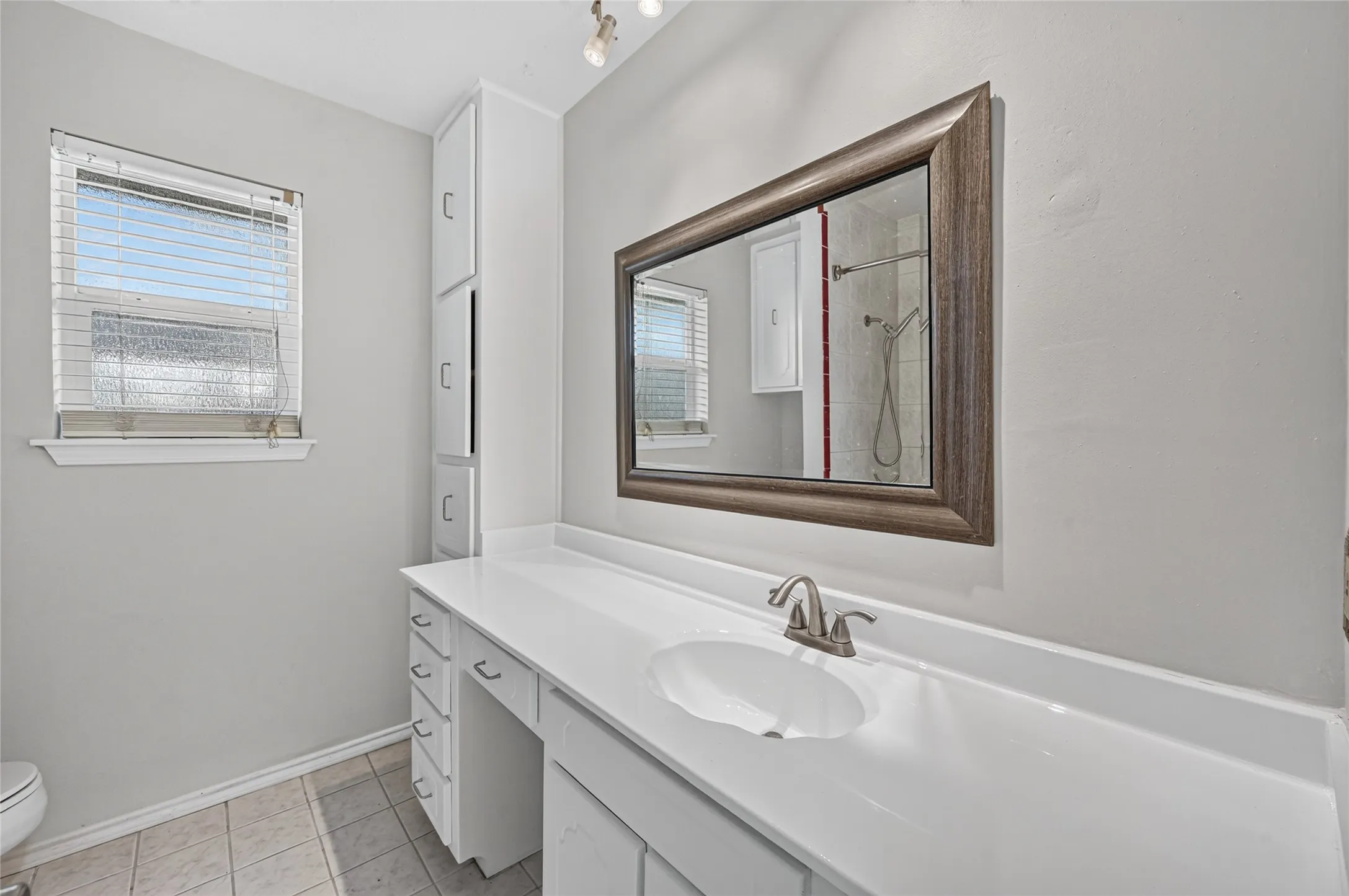 Single Family Residence For Rent in Tarrant County , 7217 Timberlane Drive, North Richland Hills, Texas 76182, 3 Bedroom, 2 Bathroom, 2 Garage spaces, 1,573 Sqft, built in 1979, mls#21366629, Real Estate Agent in North Richland Hills, Homes For Rent in Tarrant county, Homes For Rent in North Richland Hills, Realtor in North Richland Hills Texas, Real Estate Brokerage Independent Realty Texas, Luminita Cordes Realtor