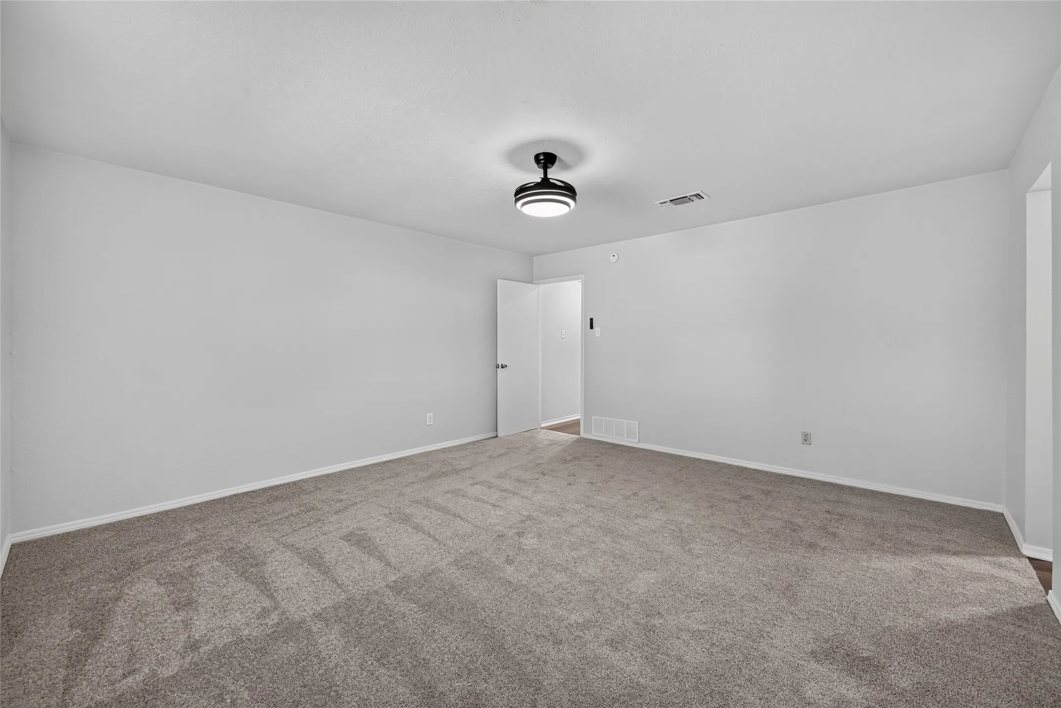 Single Family Residence For Rent in Tarrant County , 7217 Timberlane Drive, North Richland Hills, Texas 76182, 3 Bedroom, 2 Bathroom, 2 Garage spaces, 1,573 Sqft, built in 1979, mls#21366629, Real Estate Agent in North Richland Hills, Homes For Rent in Tarrant county, Homes For Rent in North Richland Hills, Realtor in North Richland Hills Texas, Real Estate Brokerage Independent Realty Texas, Luminita Cordes Realtor