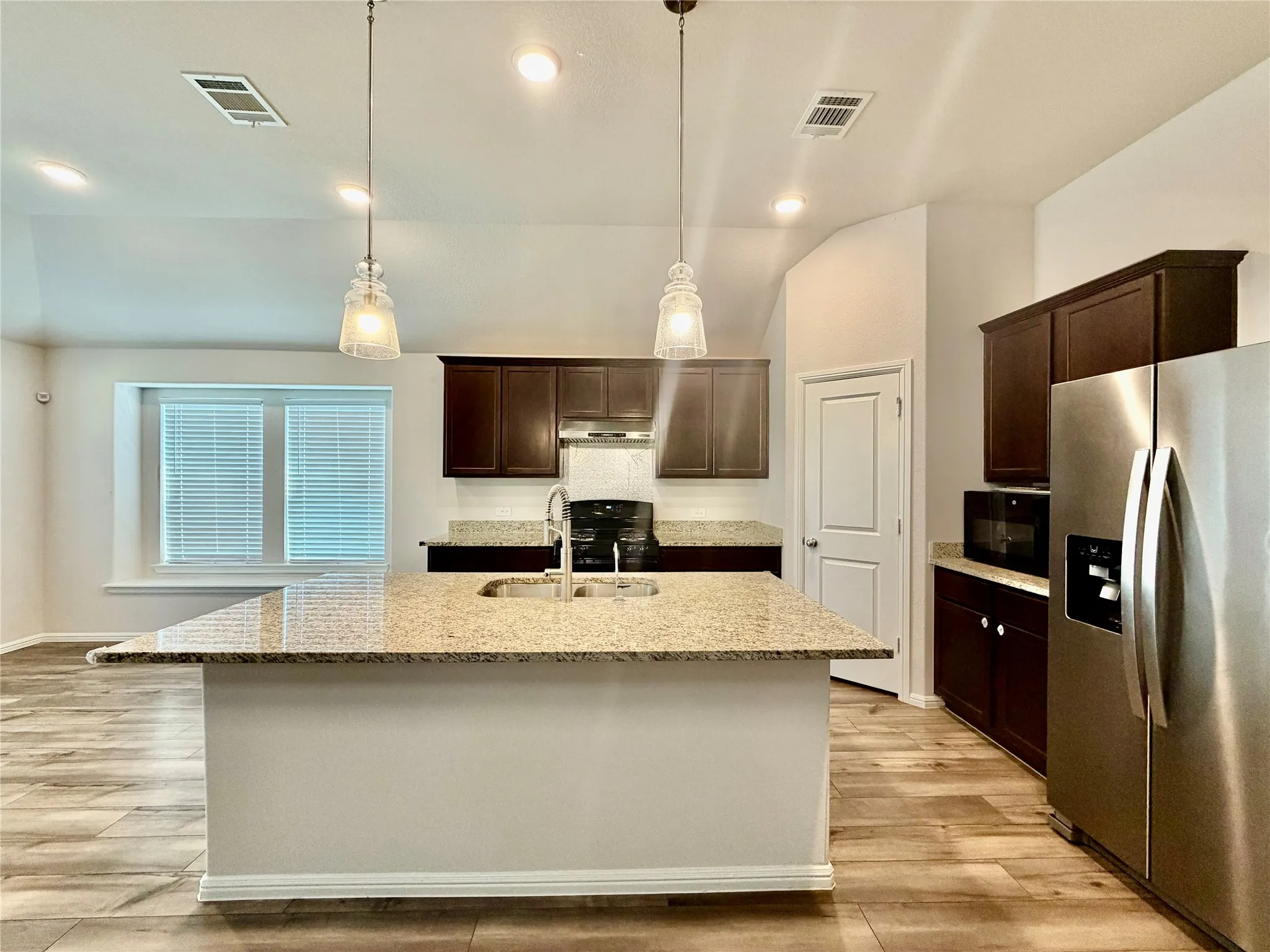 Single Family Residence For Rent in Collin County , 2704 Rambling Road, Celina, Texas 75009, 4 Bedroom, 3 Bathroom, 2 Garage spaces, 2,236 Sqft, built in 2023, mls#21362092, Real Estate Agent in Celina, Homes For Rent in Collin county, Homes For Rent in Celina, Realtor in Celina Texas, Real Estate Brokerage Independent Realty Texas, Luminita Cordes Realtor