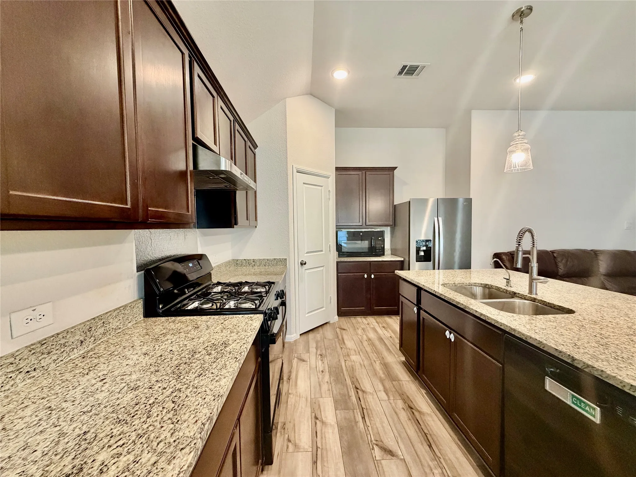 Single Family Residence For Rent in Collin County , 2704 Rambling Road, Celina, Texas 75009, 4 Bedroom, 3 Bathroom, 2 Garage spaces, 2,236 Sqft, built in 2023, mls#21362092, Real Estate Agent in Celina, Homes For Rent in Collin county, Homes For Rent in Celina, Realtor in Celina Texas, Real Estate Brokerage Independent Realty Texas, Luminita Cordes Realtor