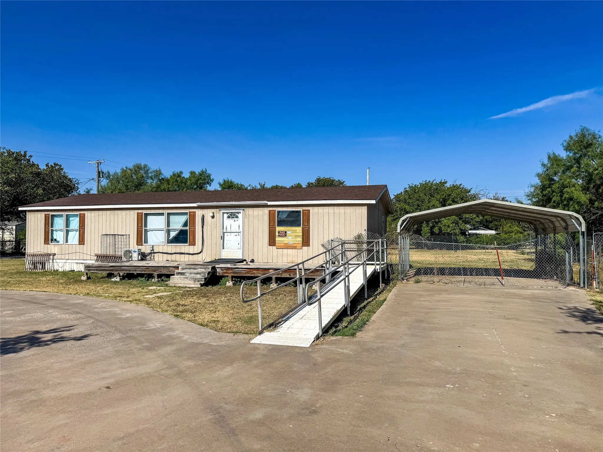 Mobile Home For Sale in Haskell County , 105 N Avenue L, Haskell, Texas 79521, 3 Bedroom, 2 Bathroom, Garage spaces, 1,248 Sqft, built in 2010, Price $69,500, mls#21363361, Real Estate Agent in Haskell, Homes For Sale in Haskell county, Homes For Sale in Haskell, Realtor in Haskell Texas, Real Estate Brokerage Independent Realty Texas, Luminita Cordes Realtor