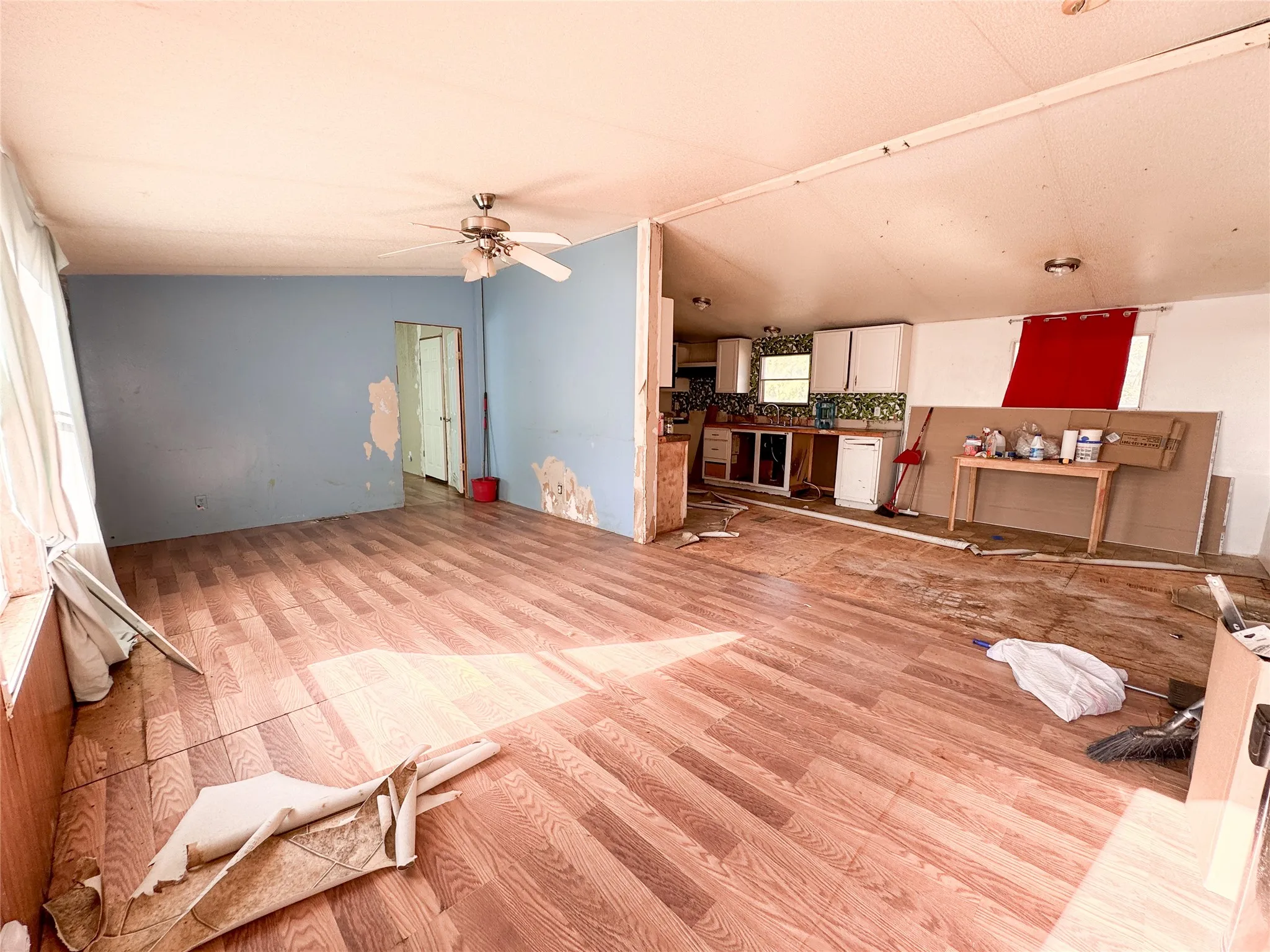 Mobile Home For Sale in Haskell County , 105 N Avenue L, Haskell, Texas 79521, 3 Bedroom, 2 Bathroom, Garage spaces, 1,248 Sqft, built in 2010, Price $69,500, mls#21363361, Real Estate Agent in Haskell, Homes For Sale in Haskell county, Homes For Sale in Haskell, Realtor in Haskell Texas, Real Estate Brokerage Independent Realty Texas, Luminita Cordes Realtor