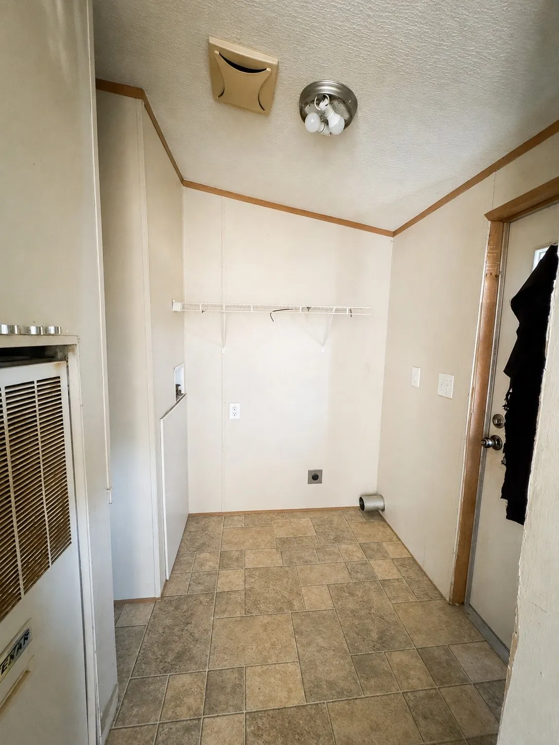 Mobile Home For Sale in Haskell County , 105 N Avenue L, Haskell, Texas 79521, 3 Bedroom, 2 Bathroom, Garage spaces, 1,248 Sqft, built in 2010, Price $69,500, mls#21363361, Real Estate Agent in Haskell, Homes For Sale in Haskell county, Homes For Sale in Haskell, Realtor in Haskell Texas, Real Estate Brokerage Independent Realty Texas, Luminita Cordes Realtor
