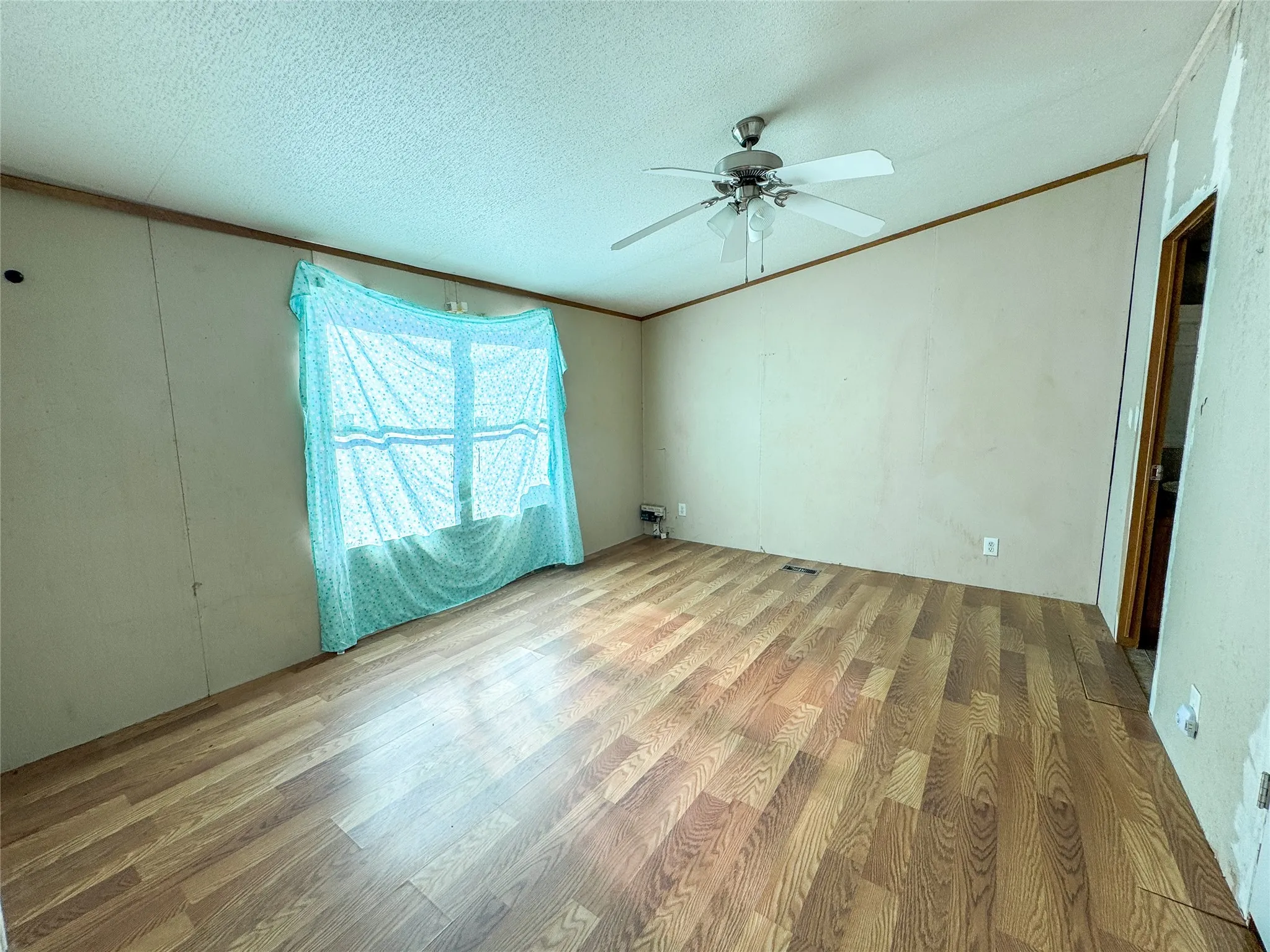 Mobile Home For Sale in Haskell County , 105 N Avenue L, Haskell, Texas 79521, 3 Bedroom, 2 Bathroom, Garage spaces, 1,248 Sqft, built in 2010, Price $69,500, mls#21363361, Real Estate Agent in Haskell, Homes For Sale in Haskell county, Homes For Sale in Haskell, Realtor in Haskell Texas, Real Estate Brokerage Independent Realty Texas, Luminita Cordes Realtor