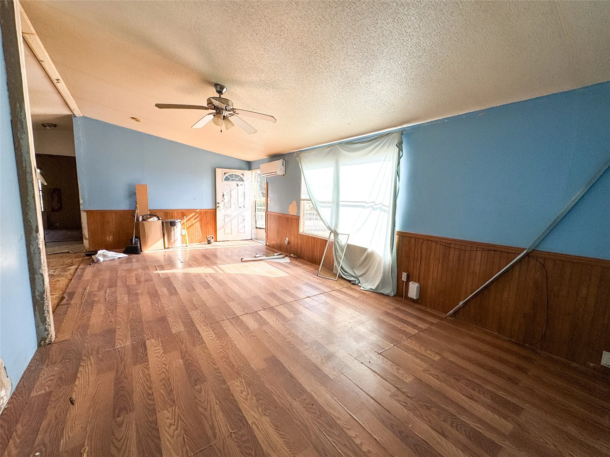 Mobile Home For Sale in Haskell County , 105 N Avenue L, Haskell, Texas 79521, 3 Bedroom, 2 Bathroom, Garage spaces, 1,248 Sqft, built in 2010, Price $69,500, mls#21363361, Real Estate Agent in Haskell, Homes For Sale in Haskell county, Homes For Sale in Haskell, Realtor in Haskell Texas, Real Estate Brokerage Independent Realty Texas, Luminita Cordes Realtor