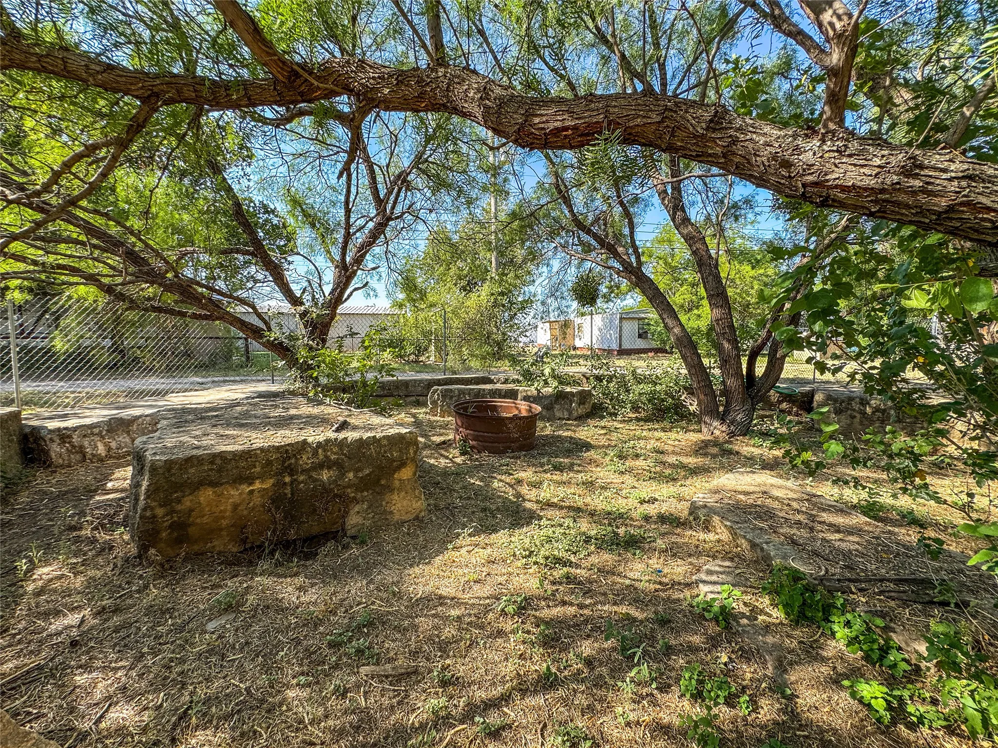 Mobile Home For Sale in Haskell County , 105 N Avenue L, Haskell, Texas 79521, 3 Bedroom, 2 Bathroom, Garage spaces, 1,248 Sqft, built in 2010, Price $69,500, mls#21363361, Real Estate Agent in Haskell, Homes For Sale in Haskell county, Homes For Sale in Haskell, Realtor in Haskell Texas, Real Estate Brokerage Independent Realty Texas, Luminita Cordes Realtor