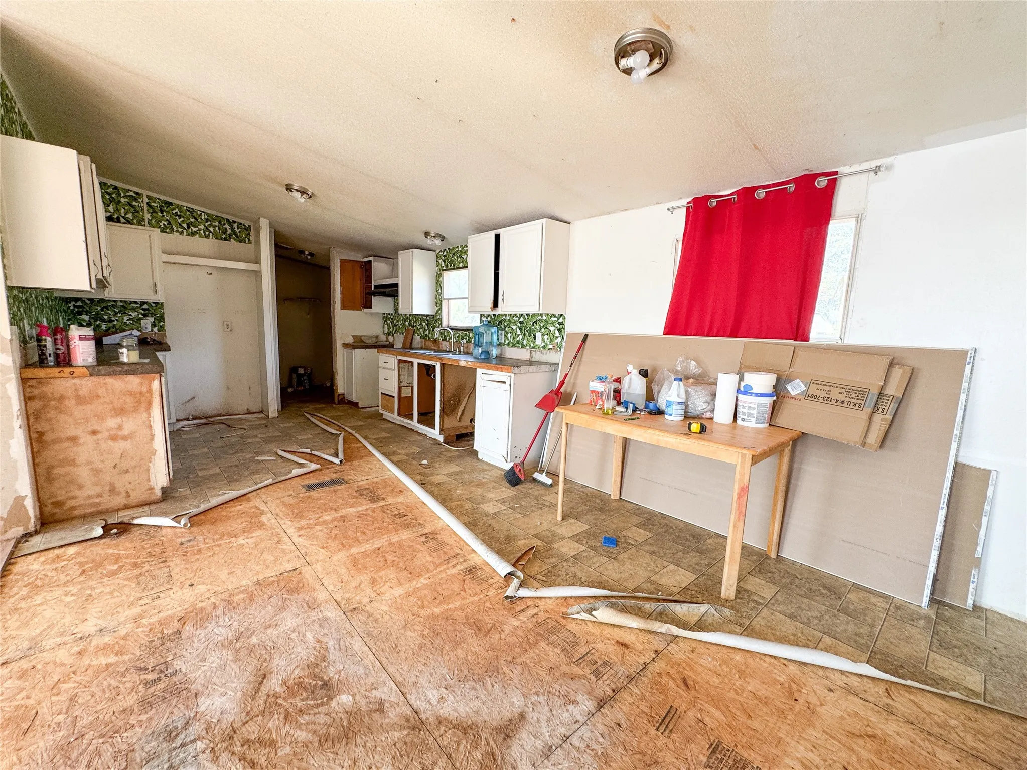 Mobile Home For Sale in Haskell County , 105 N Avenue L, Haskell, Texas 79521, 3 Bedroom, 2 Bathroom, Garage spaces, 1,248 Sqft, built in 2010, Price $69,500, mls#21363361, Real Estate Agent in Haskell, Homes For Sale in Haskell county, Homes For Sale in Haskell, Realtor in Haskell Texas, Real Estate Brokerage Independent Realty Texas, Luminita Cordes Realtor