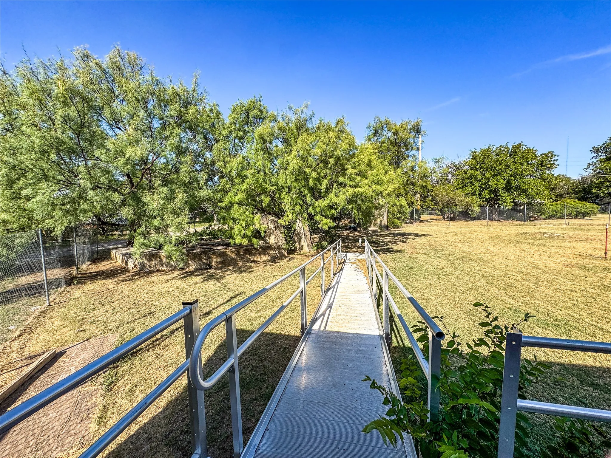 Mobile Home For Sale in Haskell County , 105 N Avenue L, Haskell, Texas 79521, 3 Bedroom, 2 Bathroom, Garage spaces, 1,248 Sqft, built in 2010, Price $69,500, mls#21363361, Real Estate Agent in Haskell, Homes For Sale in Haskell county, Homes For Sale in Haskell, Realtor in Haskell Texas, Real Estate Brokerage Independent Realty Texas, Luminita Cordes Realtor