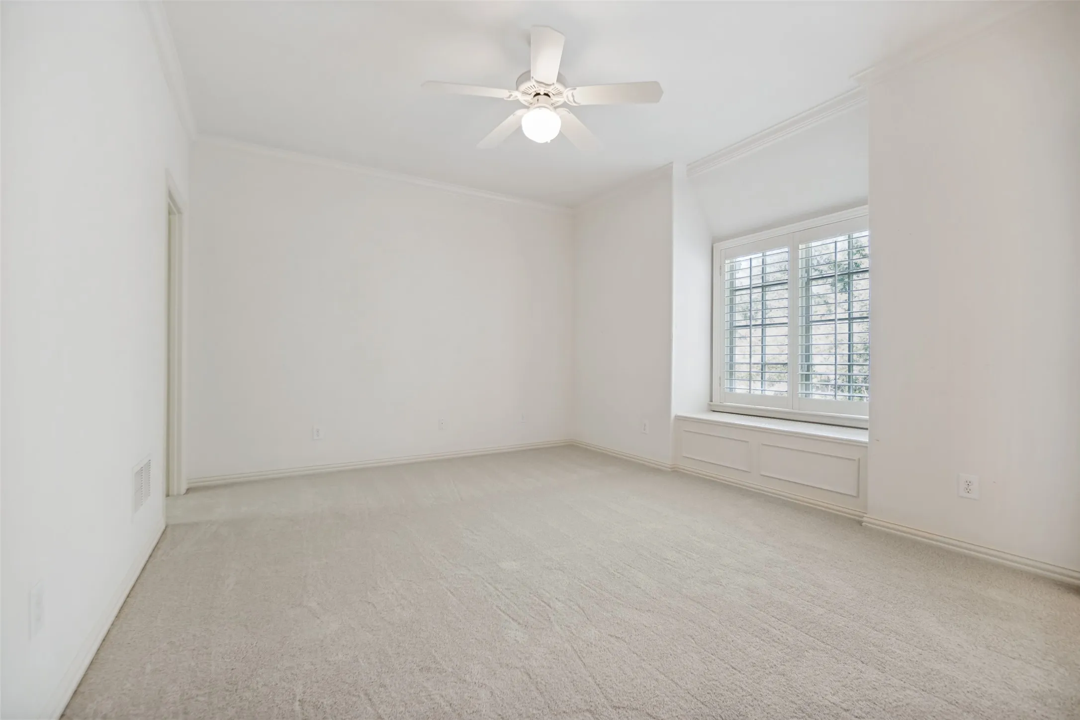 Single Family Residence For Sale in Dallas County , 7718 Marquette Street, Dallas, Texas 75225, 3 Bedroom, 3 Bathroom, 2 Garage spaces, 4,338 Sqft, built in 1998, mls#21365741, Real Estate Agent in Dallas, Homes For Sale in Dallas county, Homes For Sale in Dallas, Realtor in Dallas Texas, Real Estate Brokerage Independent Realty Texas, Luminita Cordes Realtor