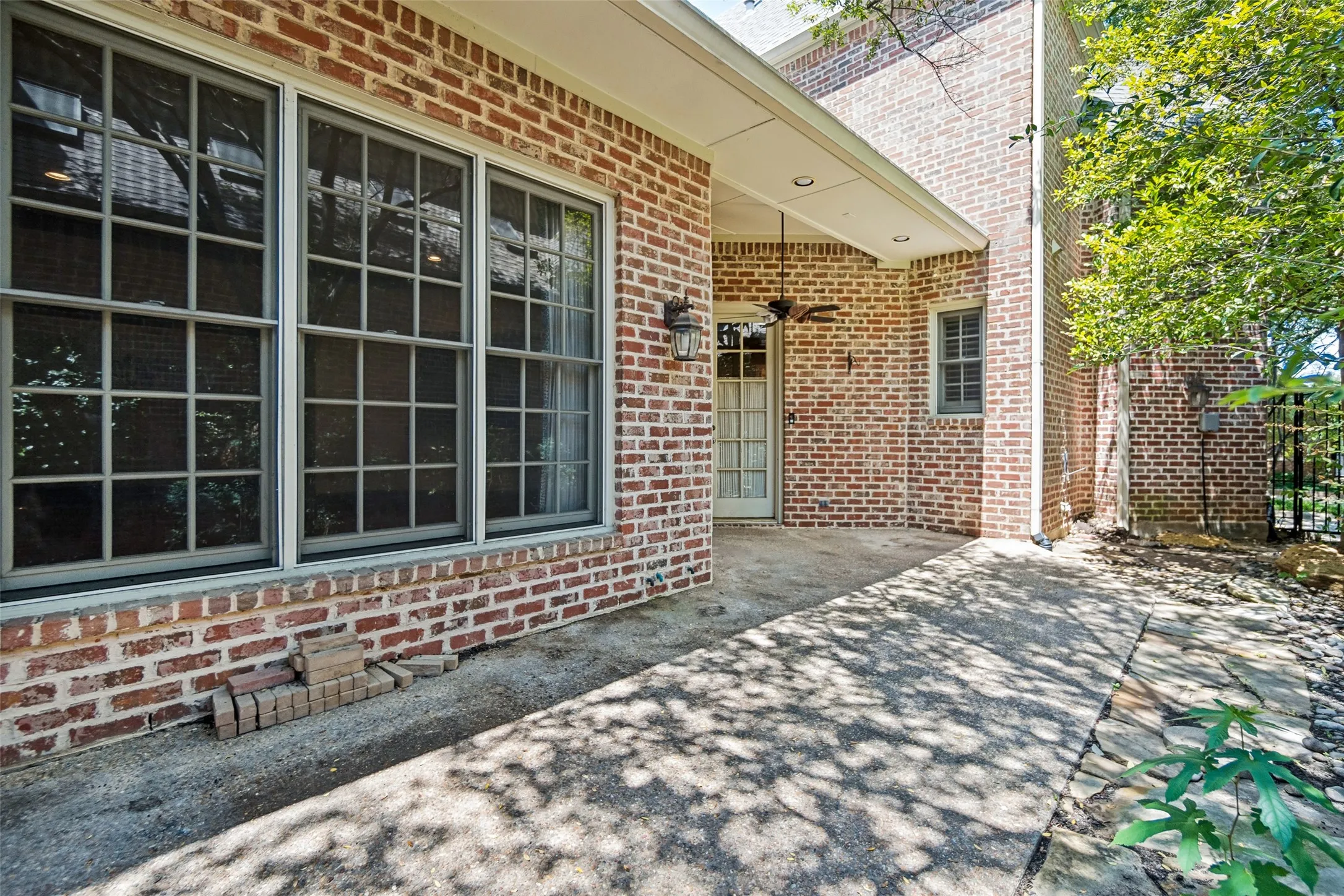 Single Family Residence For Sale in Dallas County , 7718 Marquette Street, Dallas, Texas 75225, 3 Bedroom, 3 Bathroom, 2 Garage spaces, 4,338 Sqft, built in 1998, mls#21365741, Real Estate Agent in Dallas, Homes For Sale in Dallas county, Homes For Sale in Dallas, Realtor in Dallas Texas, Real Estate Brokerage Independent Realty Texas, Luminita Cordes Realtor