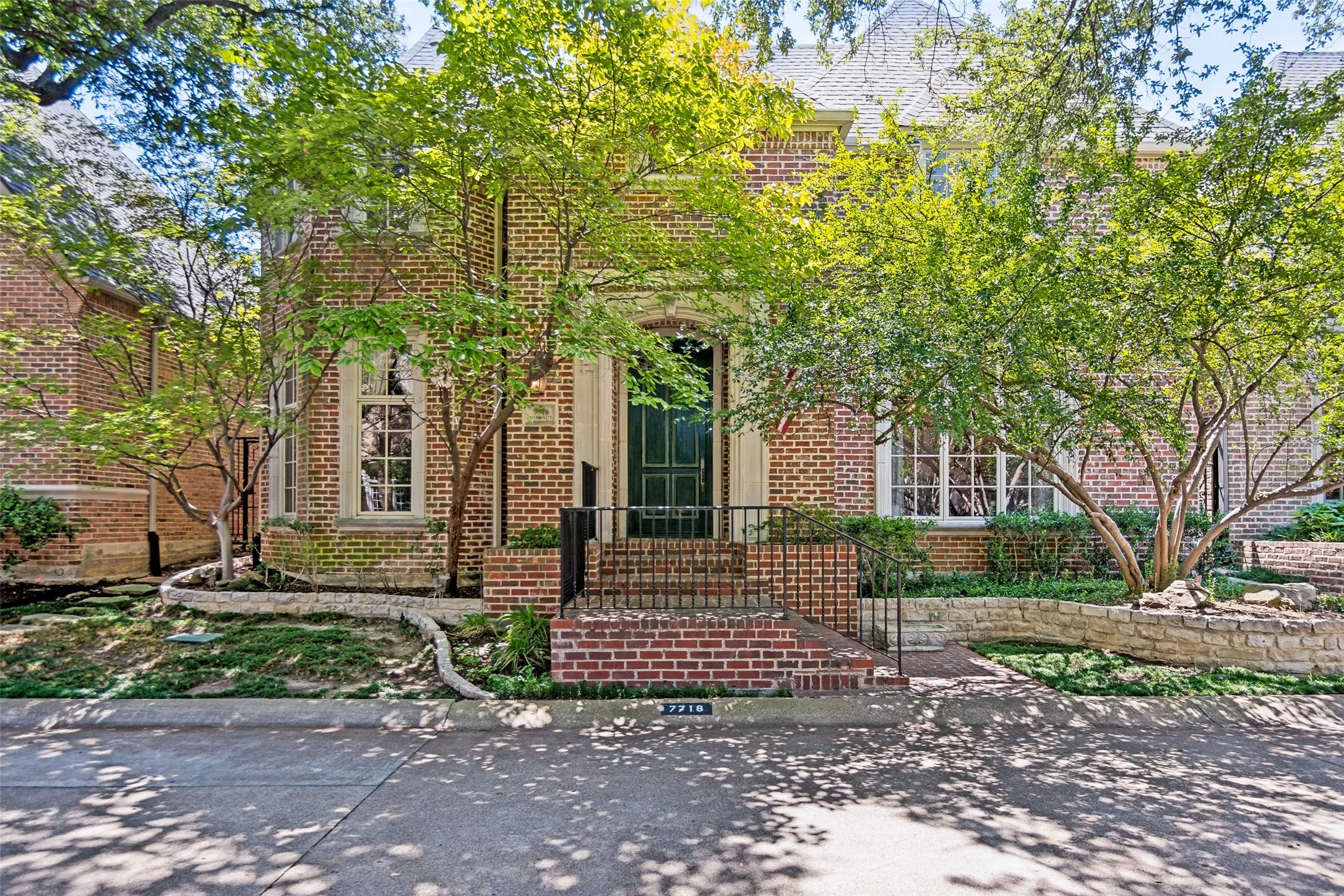 Single Family Residence For Sale in Dallas County , 7718 Marquette Street, Dallas, Texas 75225, 3 Bedroom, 3 Bathroom, 2 Garage spaces, 4,338 Sqft, built in 1998, mls#21365741, Real Estate Agent in Dallas, Homes For Sale in Dallas county, Homes For Sale in Dallas, Realtor in Dallas Texas, Real Estate Brokerage Independent Realty Texas, Luminita Cordes Realtor