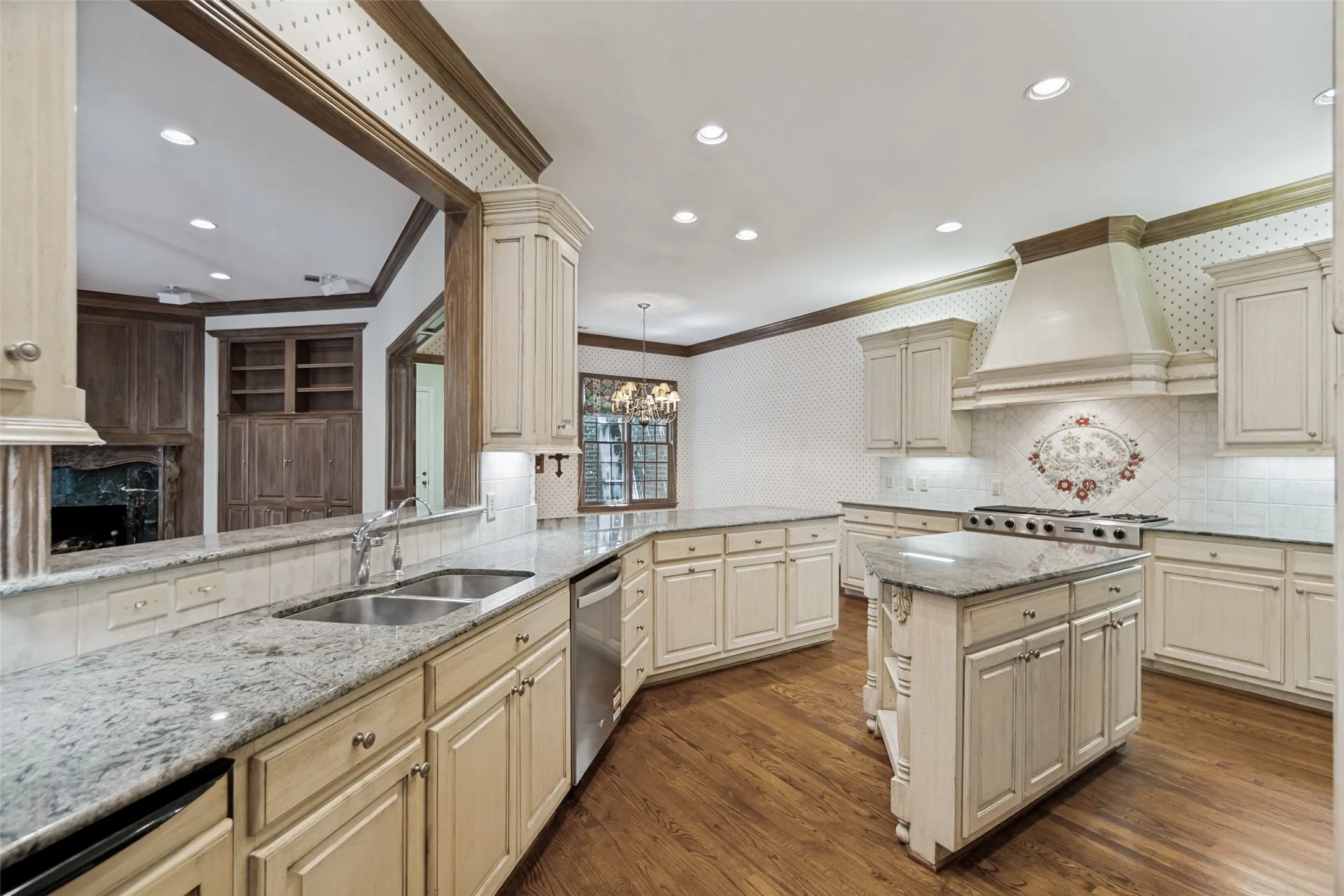 Single Family Residence For Sale in Dallas County , 7718 Marquette Street, Dallas, Texas 75225, 3 Bedroom, 3 Bathroom, 2 Garage spaces, 4,338 Sqft, built in 1998, mls#21365741, Real Estate Agent in Dallas, Homes For Sale in Dallas county, Homes For Sale in Dallas, Realtor in Dallas Texas, Real Estate Brokerage Independent Realty Texas, Luminita Cordes Realtor