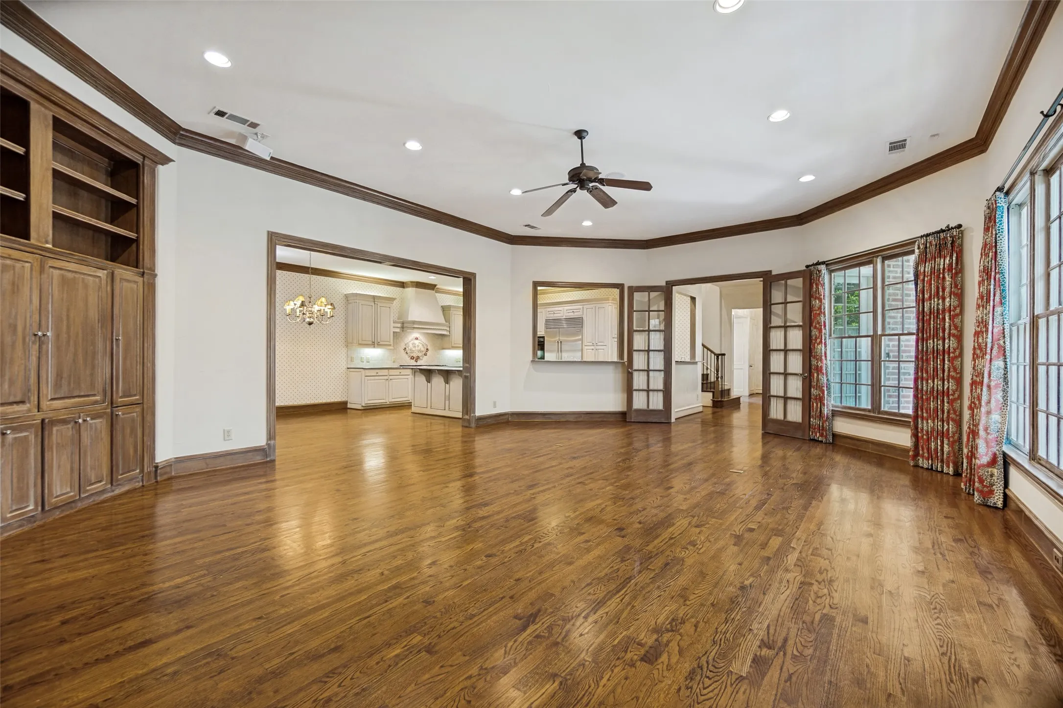 Single Family Residence For Sale in Dallas County , 7718 Marquette Street, Dallas, Texas 75225, 3 Bedroom, 3 Bathroom, 2 Garage spaces, 4,338 Sqft, built in 1998, mls#21365741, Real Estate Agent in Dallas, Homes For Sale in Dallas county, Homes For Sale in Dallas, Realtor in Dallas Texas, Real Estate Brokerage Independent Realty Texas, Luminita Cordes Realtor
