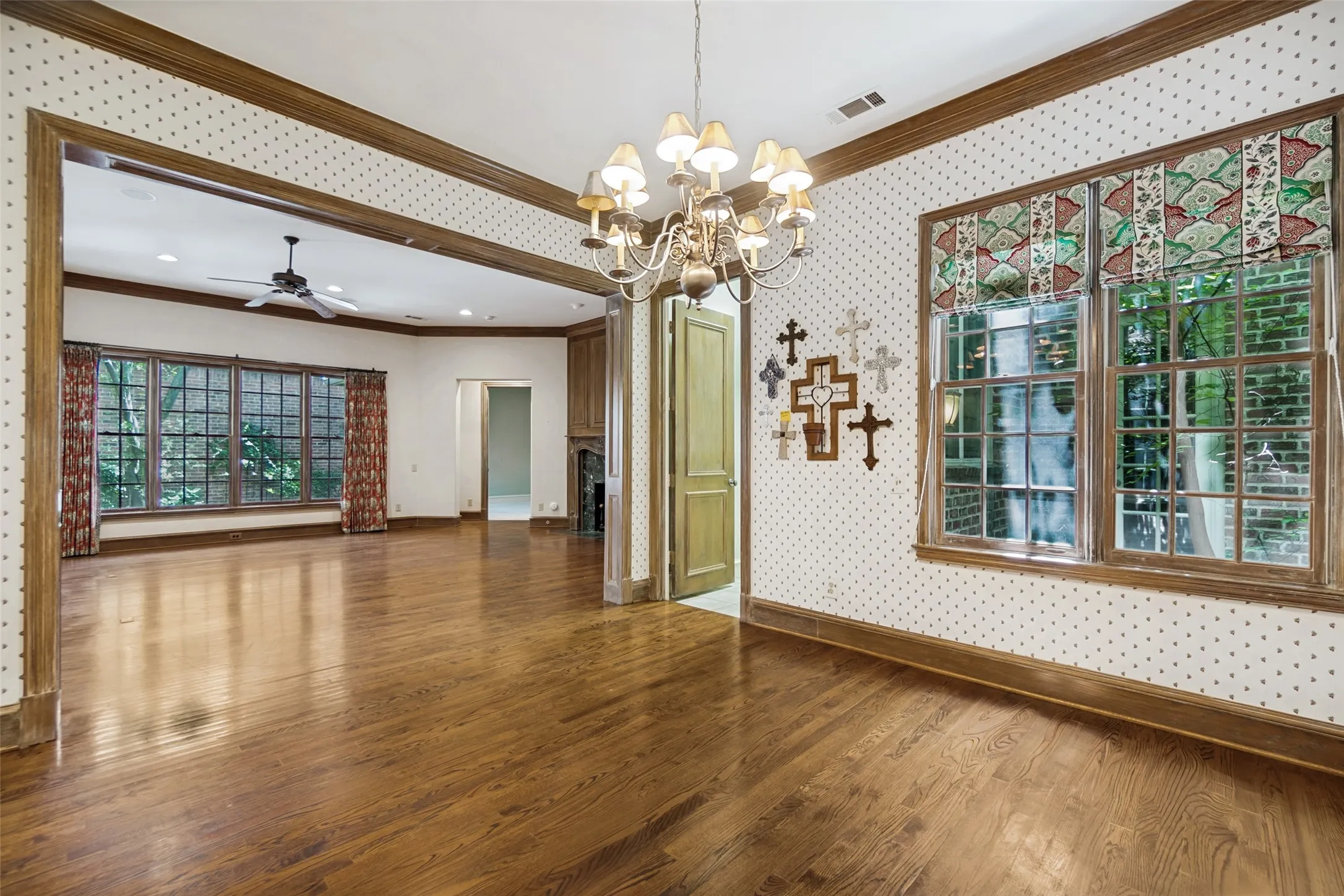Single Family Residence For Sale in Dallas County , 7718 Marquette Street, Dallas, Texas 75225, 3 Bedroom, 3 Bathroom, 2 Garage spaces, 4,338 Sqft, built in 1998, mls#21365741, Real Estate Agent in Dallas, Homes For Sale in Dallas county, Homes For Sale in Dallas, Realtor in Dallas Texas, Real Estate Brokerage Independent Realty Texas, Luminita Cordes Realtor