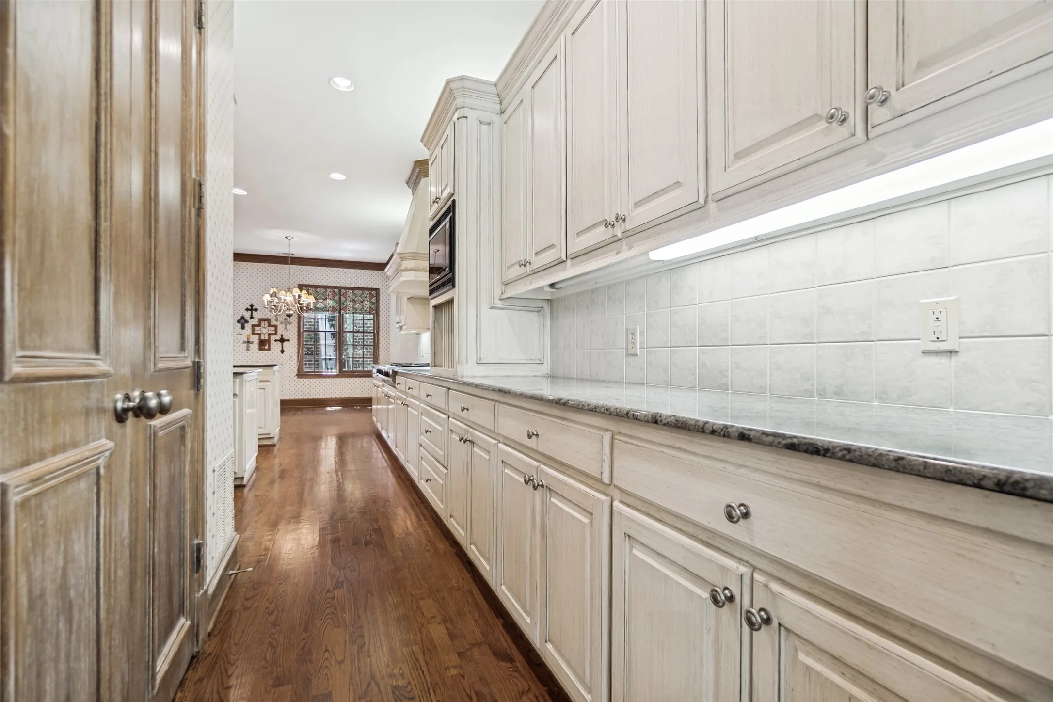 Single Family Residence For Sale in Dallas County , 7718 Marquette Street, Dallas, Texas 75225, 3 Bedroom, 3 Bathroom, 2 Garage spaces, 4,338 Sqft, built in 1998, mls#21365741, Real Estate Agent in Dallas, Homes For Sale in Dallas county, Homes For Sale in Dallas, Realtor in Dallas Texas, Real Estate Brokerage Independent Realty Texas, Luminita Cordes Realtor