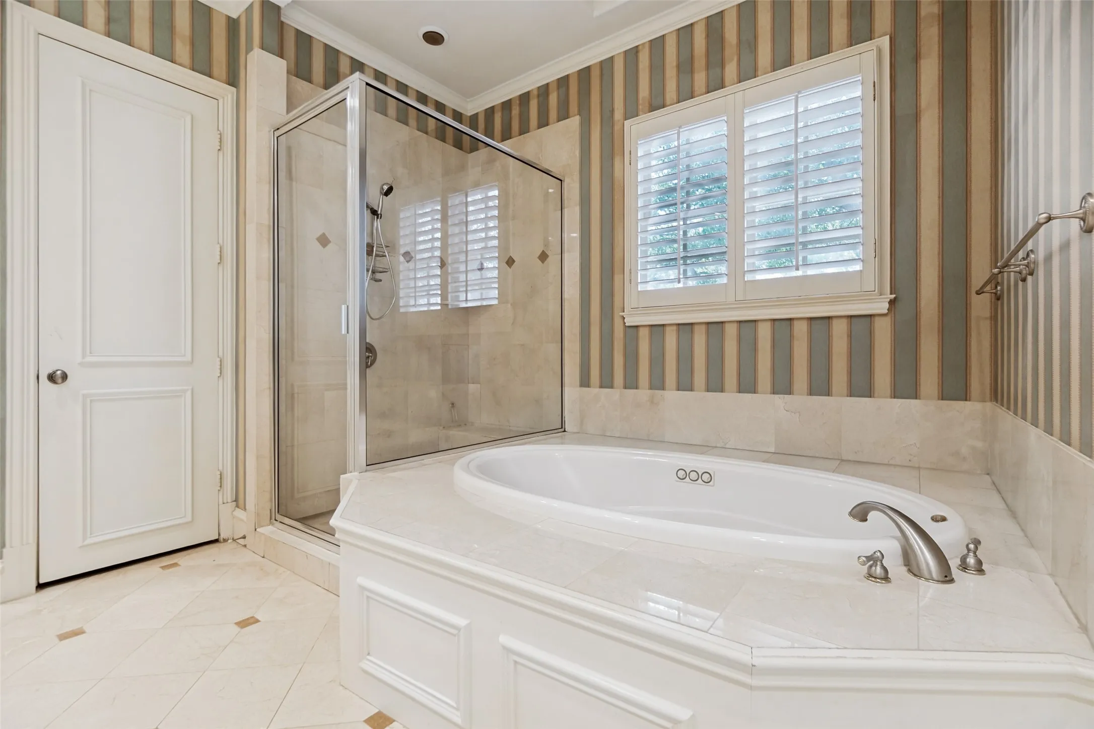 Single Family Residence For Sale in Dallas County , 7718 Marquette Street, Dallas, Texas 75225, 3 Bedroom, 3 Bathroom, 2 Garage spaces, 4,338 Sqft, built in 1998, mls#21365741, Real Estate Agent in Dallas, Homes For Sale in Dallas county, Homes For Sale in Dallas, Realtor in Dallas Texas, Real Estate Brokerage Independent Realty Texas, Luminita Cordes Realtor