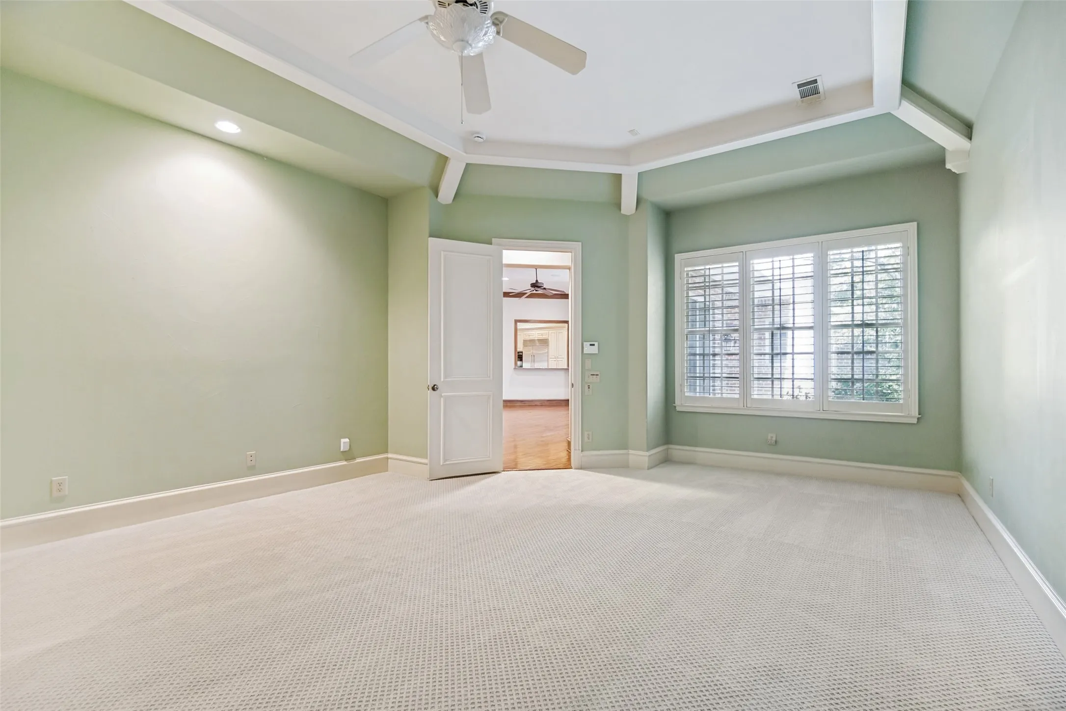Single Family Residence For Sale in Dallas County , 7718 Marquette Street, Dallas, Texas 75225, 3 Bedroom, 3 Bathroom, 2 Garage spaces, 4,338 Sqft, built in 1998, mls#21365741, Real Estate Agent in Dallas, Homes For Sale in Dallas county, Homes For Sale in Dallas, Realtor in Dallas Texas, Real Estate Brokerage Independent Realty Texas, Luminita Cordes Realtor