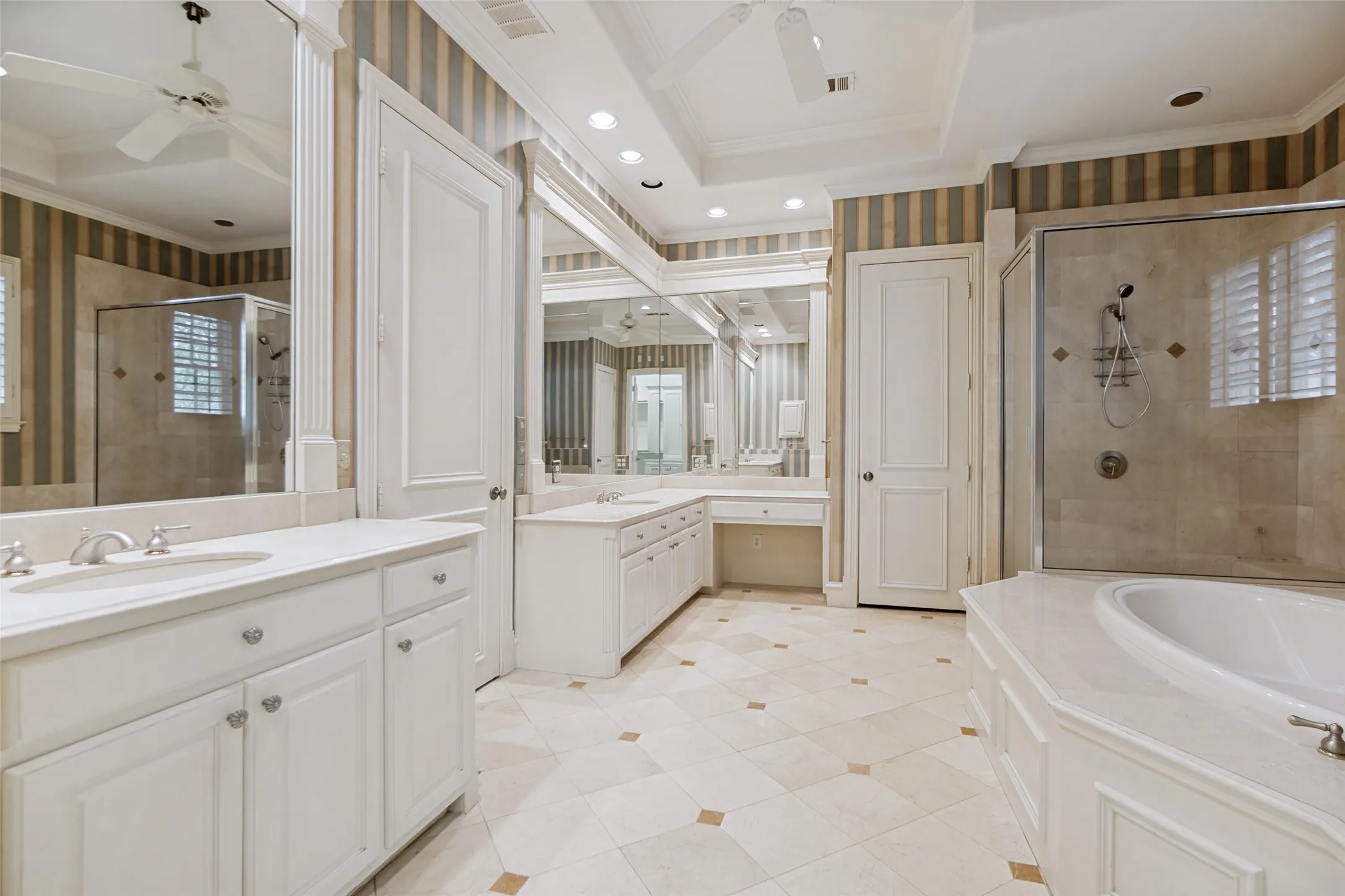 Single Family Residence For Sale in Dallas County , 7718 Marquette Street, Dallas, Texas 75225, 3 Bedroom, 3 Bathroom, 2 Garage spaces, 4,338 Sqft, built in 1998, mls#21365741, Real Estate Agent in Dallas, Homes For Sale in Dallas county, Homes For Sale in Dallas, Realtor in Dallas Texas, Real Estate Brokerage Independent Realty Texas, Luminita Cordes Realtor
