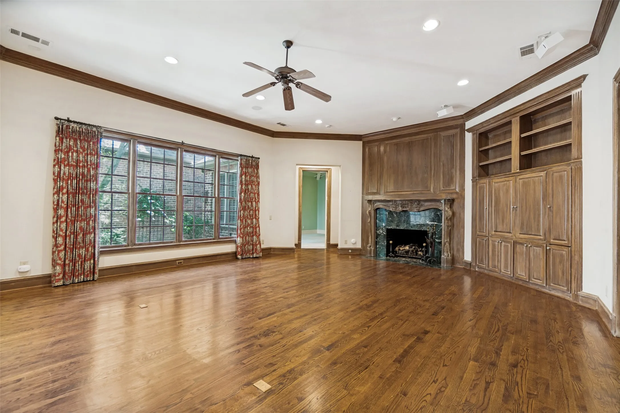 Single Family Residence For Sale in Dallas County , 7718 Marquette Street, Dallas, Texas 75225, 3 Bedroom, 3 Bathroom, 2 Garage spaces, 4,338 Sqft, built in 1998, mls#21365741, Real Estate Agent in Dallas, Homes For Sale in Dallas county, Homes For Sale in Dallas, Realtor in Dallas Texas, Real Estate Brokerage Independent Realty Texas, Luminita Cordes Realtor