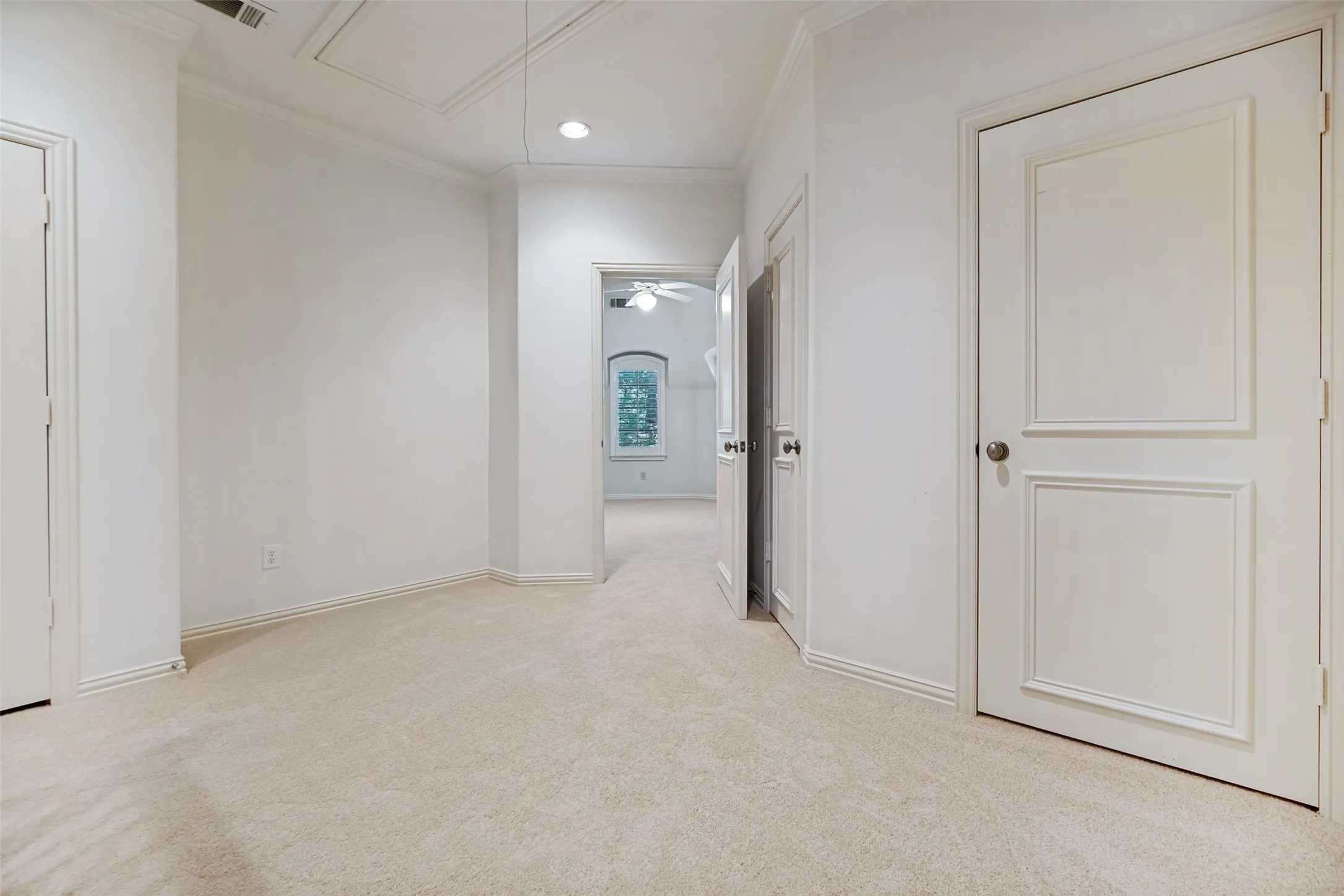 Single Family Residence For Sale in Dallas County , 7718 Marquette Street, Dallas, Texas 75225, 3 Bedroom, 3 Bathroom, 2 Garage spaces, 4,338 Sqft, built in 1998, mls#21365741, Real Estate Agent in Dallas, Homes For Sale in Dallas county, Homes For Sale in Dallas, Realtor in Dallas Texas, Real Estate Brokerage Independent Realty Texas, Luminita Cordes Realtor
