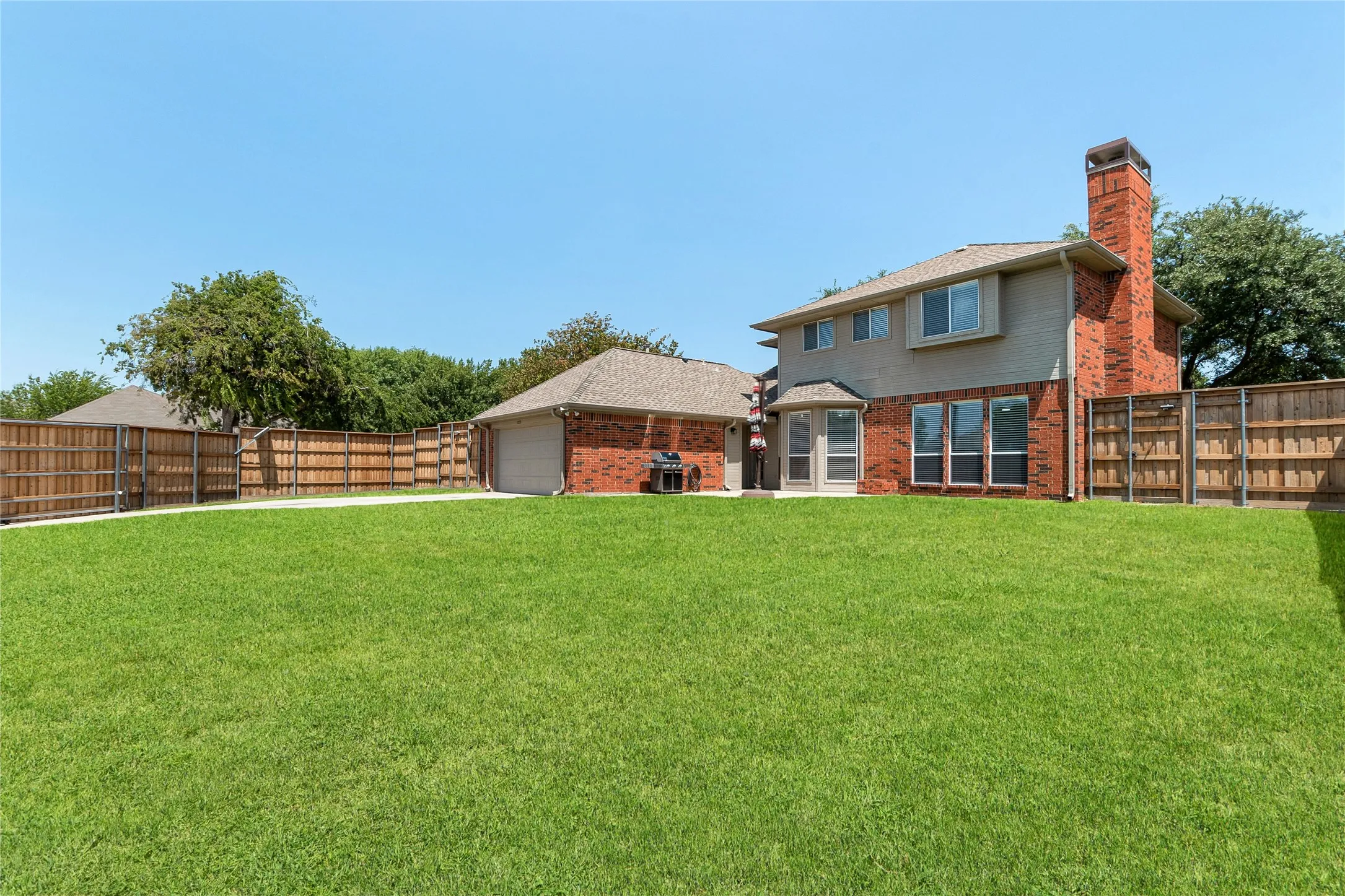 Single Family Residence For Sale in Collin County , 10231 Castle Drive, Frisco, Texas 75035, 4 Bedroom, 3 Bathroom, 2 Garage spaces, 2,278 Sqft, built in 1992, mls#21366557, Real Estate Agent in Frisco, Homes For Sale in Collin county, Homes For Sale in Frisco, Realtor in Frisco Texas, Real Estate Brokerage Independent Realty Texas, Luminita Cordes Realtor