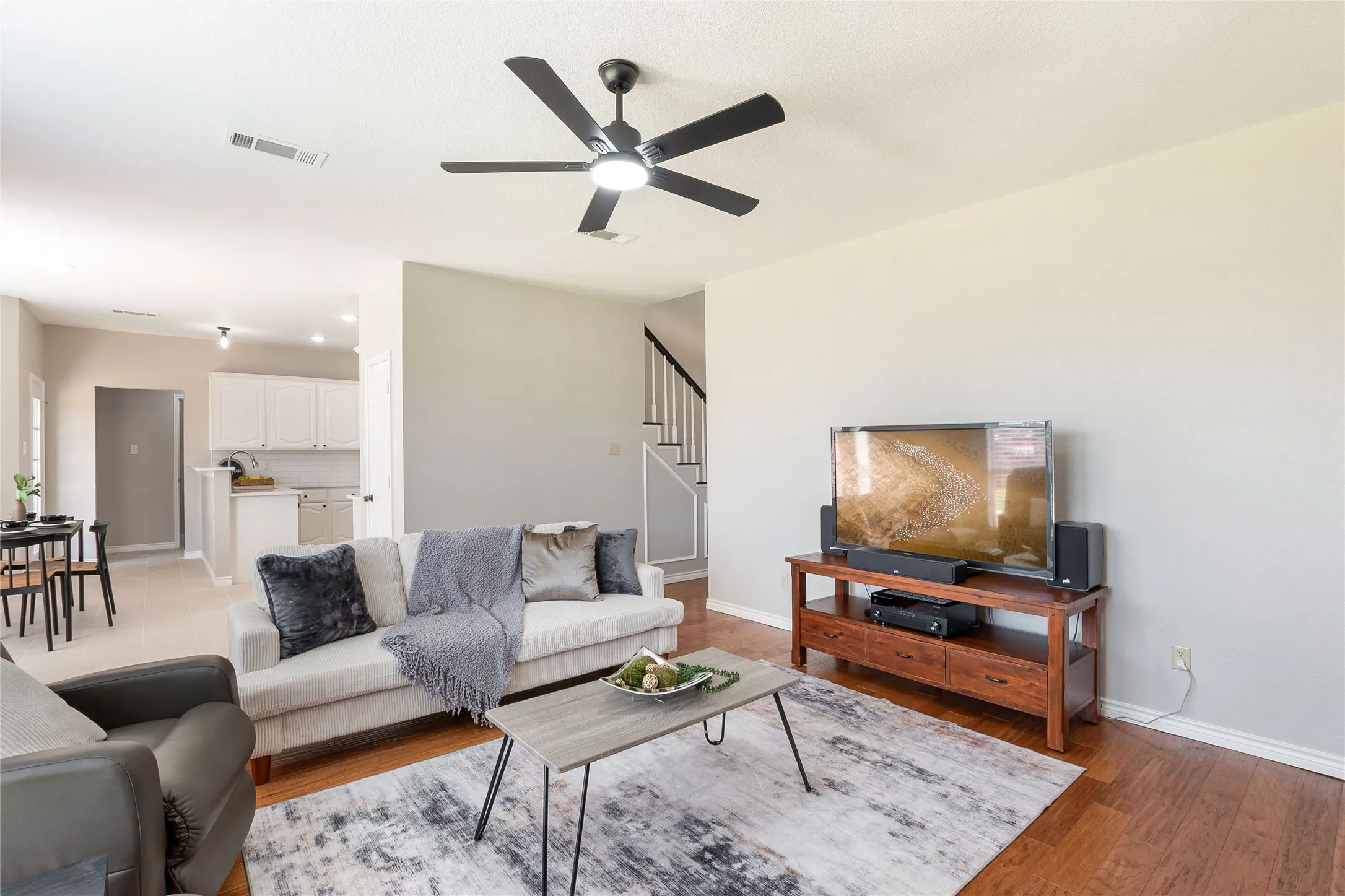 Single Family Residence For Sale in Collin County , 10231 Castle Drive, Frisco, Texas 75035, 4 Bedroom, 3 Bathroom, 2 Garage spaces, 2,278 Sqft, built in 1992, mls#21366557, Real Estate Agent in Frisco, Homes For Sale in Collin county, Homes For Sale in Frisco, Realtor in Frisco Texas, Real Estate Brokerage Independent Realty Texas, Luminita Cordes Realtor