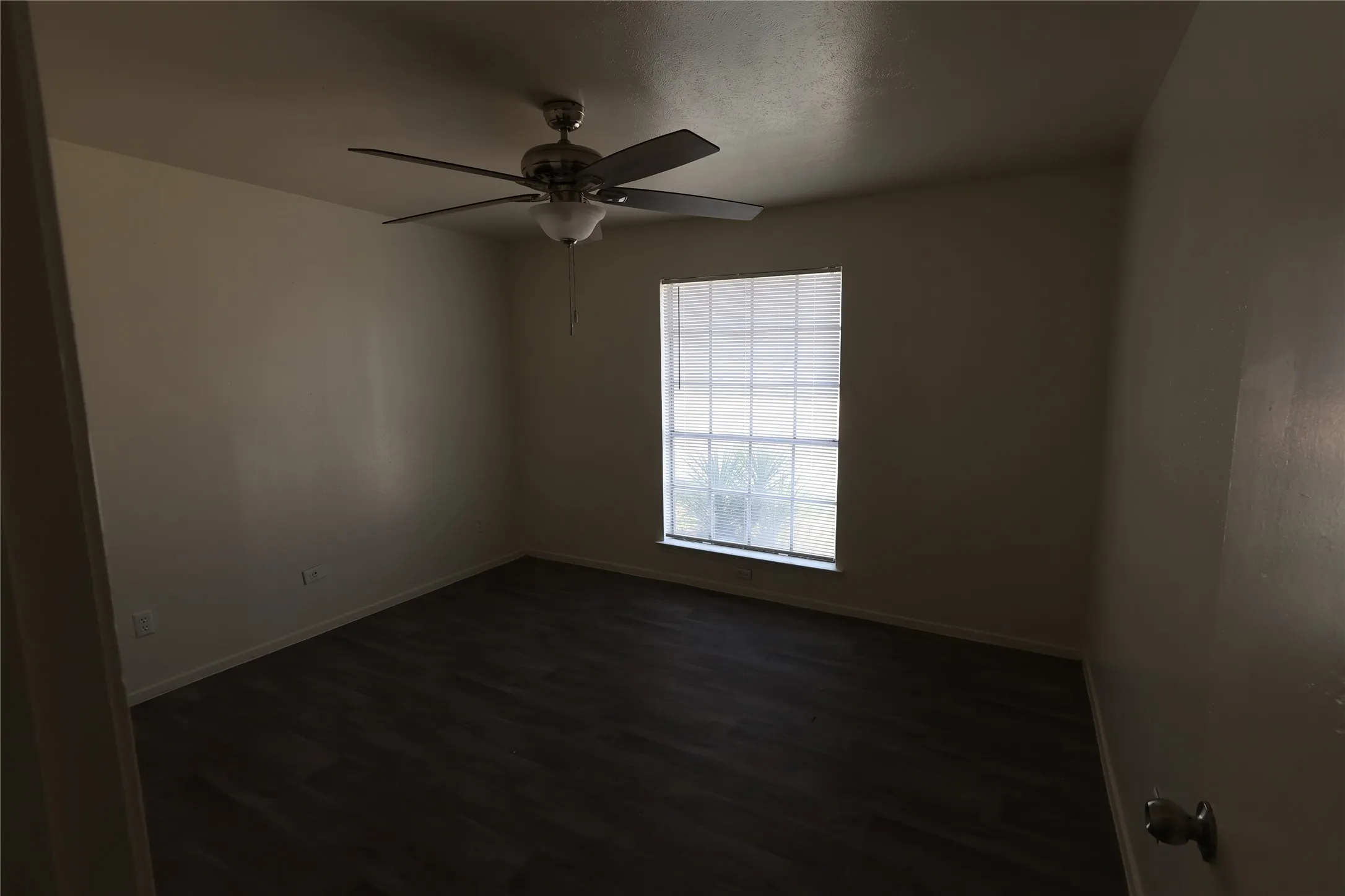 Condominium For Rent in Dallas County , 12888 MONTFORT 150, Dallas, Texas 75000, 2 Bedroom, 1 Bathroom, Garage spaces, 850 Sqft, built in 1970, mls#21366637, Real Estate Agent in Dallas, Homes For Rent in Dallas county, Homes For Rent in Dallas, Realtor in Dallas Texas, Real Estate Brokerage Independent Realty Texas, Luminita Cordes Realtor