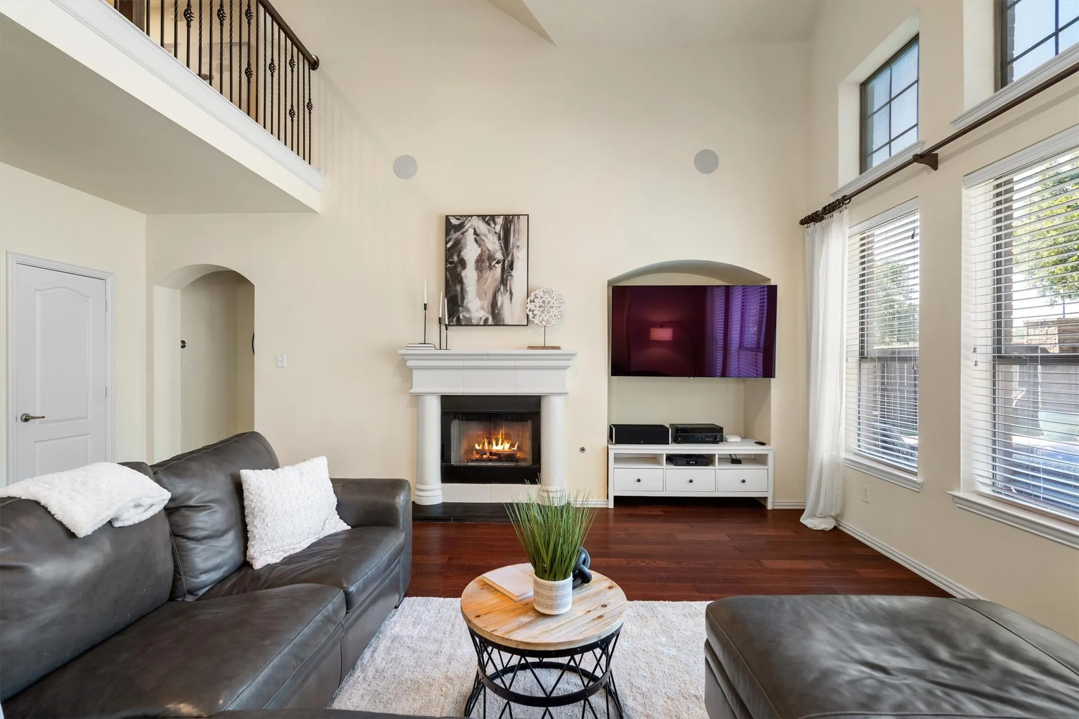 Single Family Residence For Sale in Tarrant County , 4720 Mcbreyer Place, Fort Worth, Texas 76244, 4 Bedroom, 3 Bathroom, 2 Garage spaces, 3,114 Sqft, built in 2007, mls#21362816, Real Estate Agent in Fort Worth, Homes For Sale in Tarrant county, Homes For Sale in Fort Worth, Realtor in Fort Worth Texas, Real Estate Brokerage Independent Realty Texas, Luminita Cordes Realtor