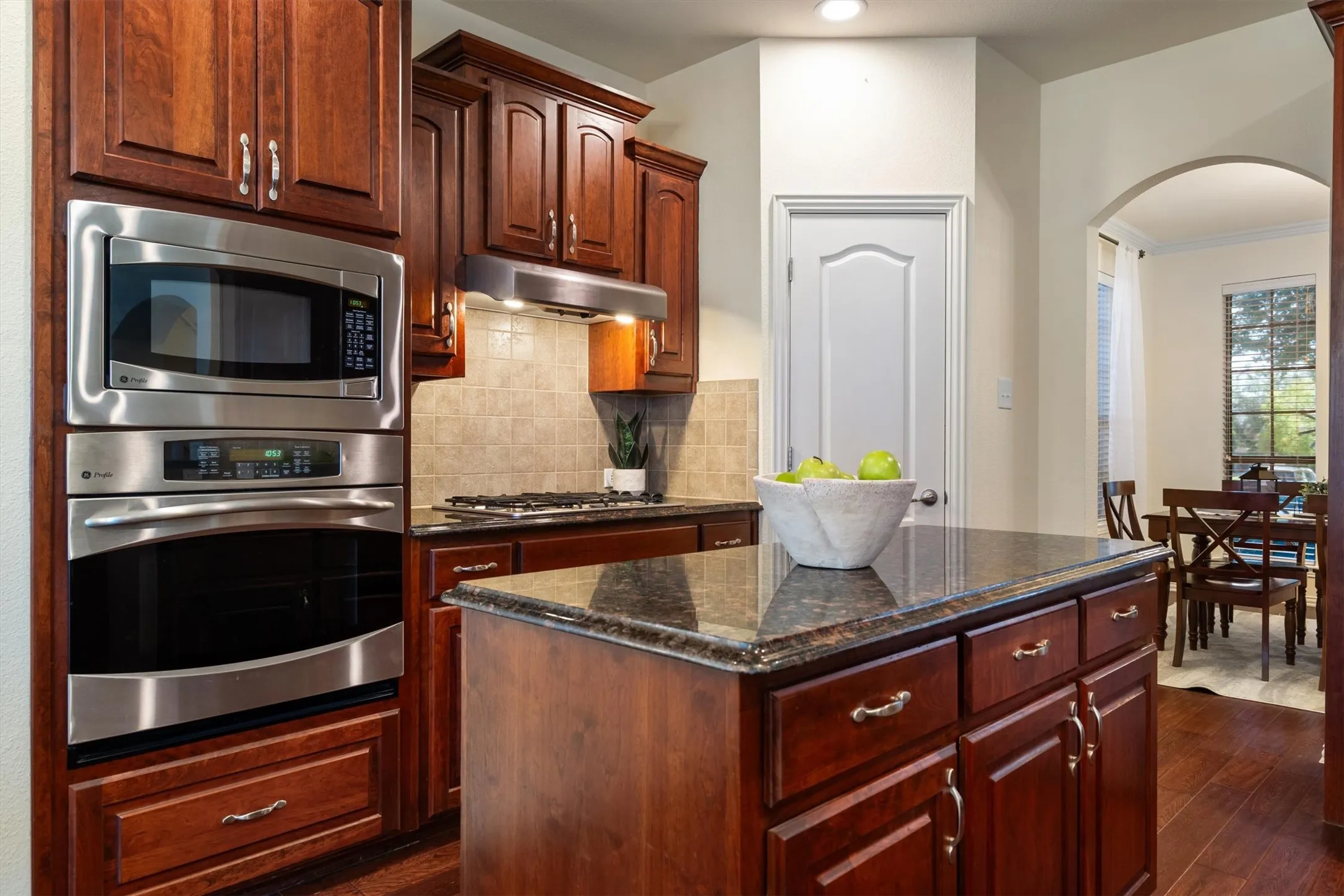 Single Family Residence For Sale in Tarrant County , 4720 Mcbreyer Place, Fort Worth, Texas 76244, 4 Bedroom, 3 Bathroom, 2 Garage spaces, 3,114 Sqft, built in 2007, mls#21362816, Real Estate Agent in Fort Worth, Homes For Sale in Tarrant county, Homes For Sale in Fort Worth, Realtor in Fort Worth Texas, Real Estate Brokerage Independent Realty Texas, Luminita Cordes Realtor