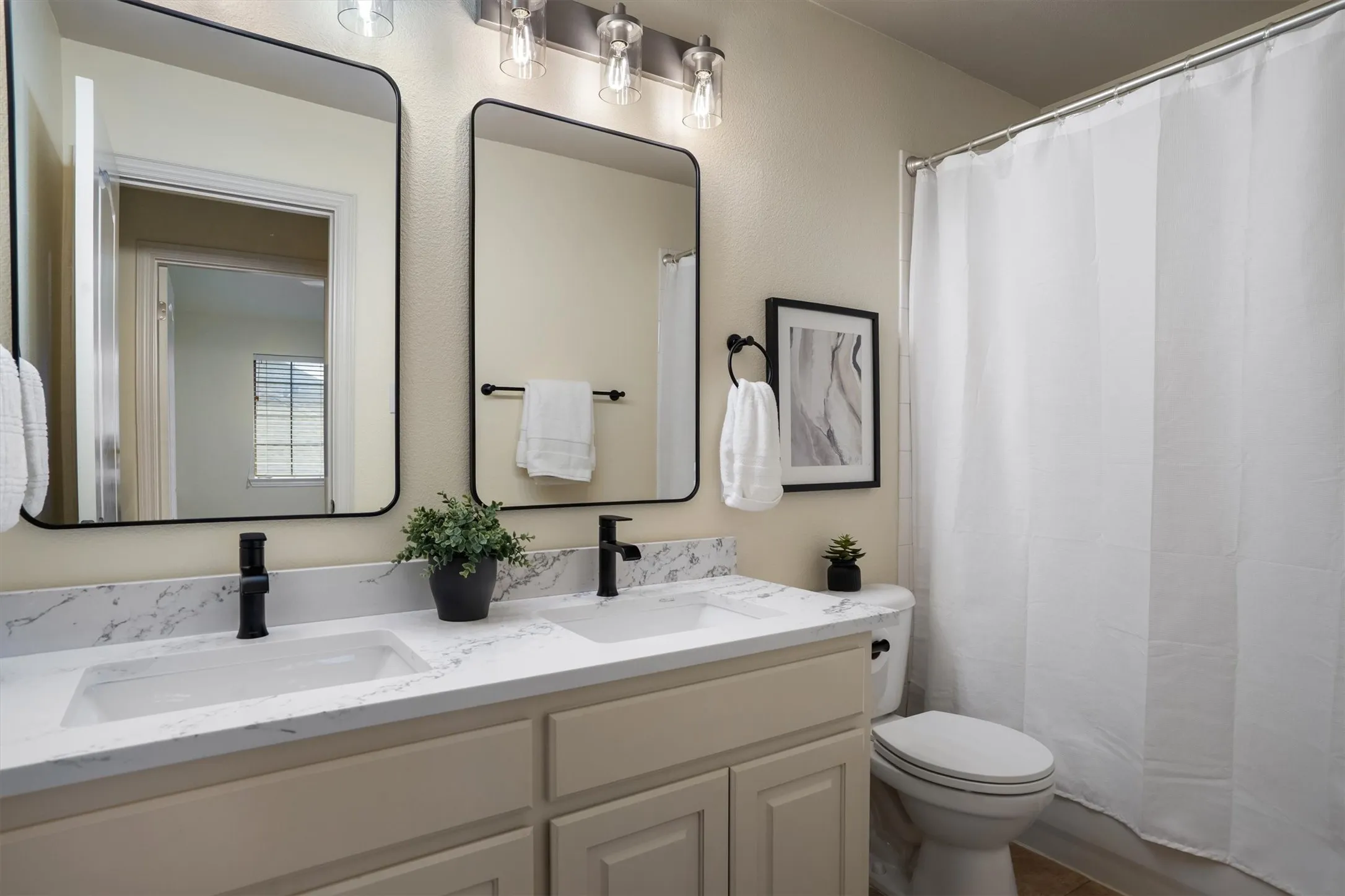 Single Family Residence For Sale in Tarrant County , 4720 Mcbreyer Place, Fort Worth, Texas 76244, 4 Bedroom, 3 Bathroom, 2 Garage spaces, 3,114 Sqft, built in 2007, mls#21362816, Real Estate Agent in Fort Worth, Homes For Sale in Tarrant county, Homes For Sale in Fort Worth, Realtor in Fort Worth Texas, Real Estate Brokerage Independent Realty Texas, Luminita Cordes Realtor