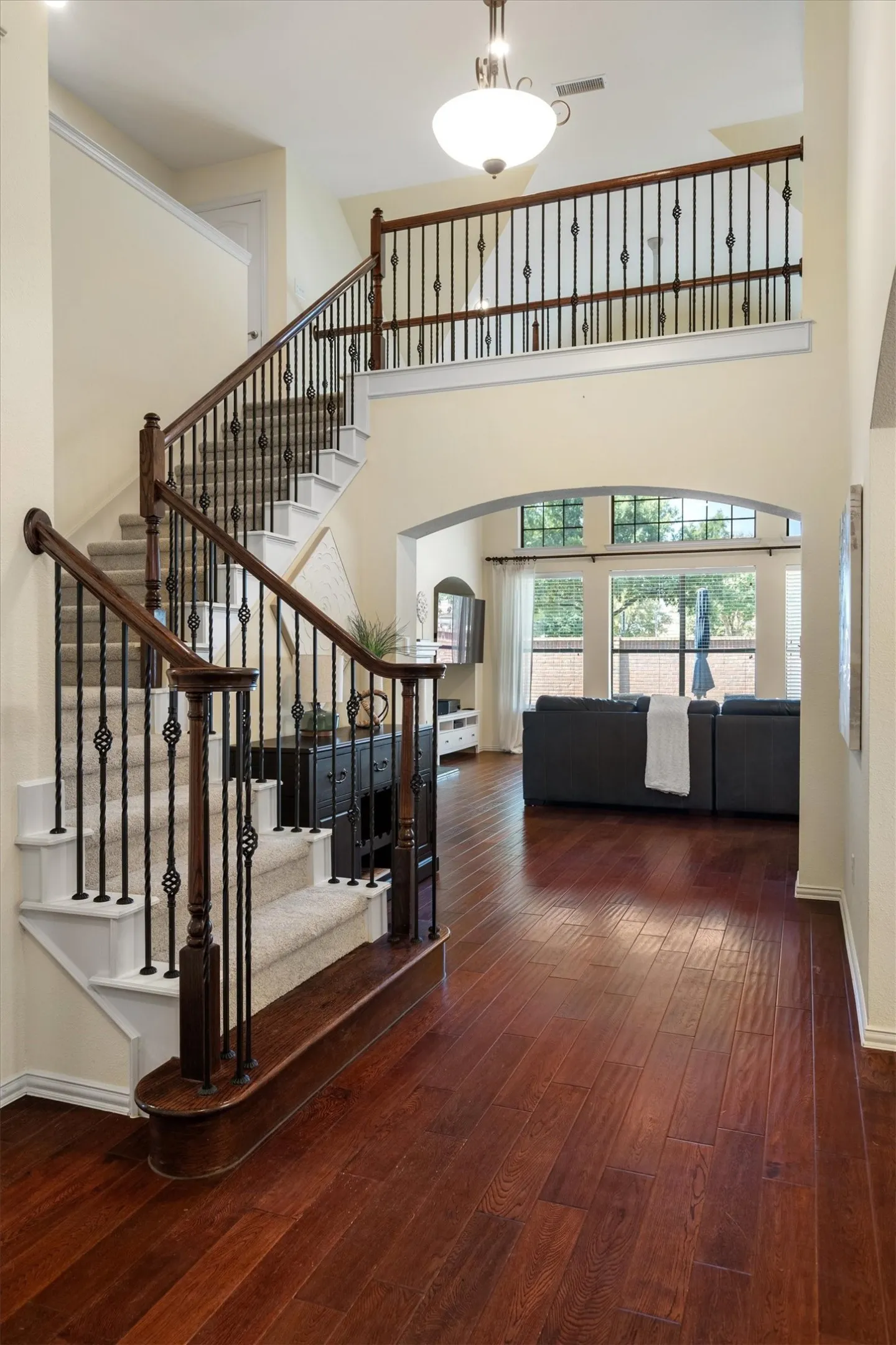 Single Family Residence For Sale in Tarrant County , 4720 Mcbreyer Place, Fort Worth, Texas 76244, 4 Bedroom, 3 Bathroom, 2 Garage spaces, 3,114 Sqft, built in 2007, mls#21362816, Real Estate Agent in Fort Worth, Homes For Sale in Tarrant county, Homes For Sale in Fort Worth, Realtor in Fort Worth Texas, Real Estate Brokerage Independent Realty Texas, Luminita Cordes Realtor