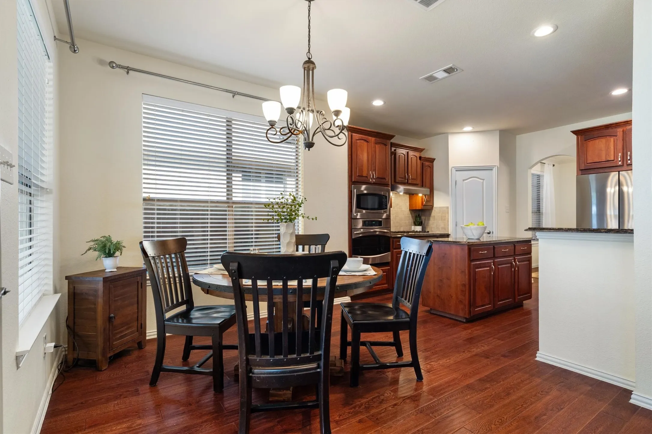 Single Family Residence For Sale in Tarrant County , 4720 Mcbreyer Place, Fort Worth, Texas 76244, 4 Bedroom, 3 Bathroom, 2 Garage spaces, 3,114 Sqft, built in 2007, mls#21362816, Real Estate Agent in Fort Worth, Homes For Sale in Tarrant county, Homes For Sale in Fort Worth, Realtor in Fort Worth Texas, Real Estate Brokerage Independent Realty Texas, Luminita Cordes Realtor