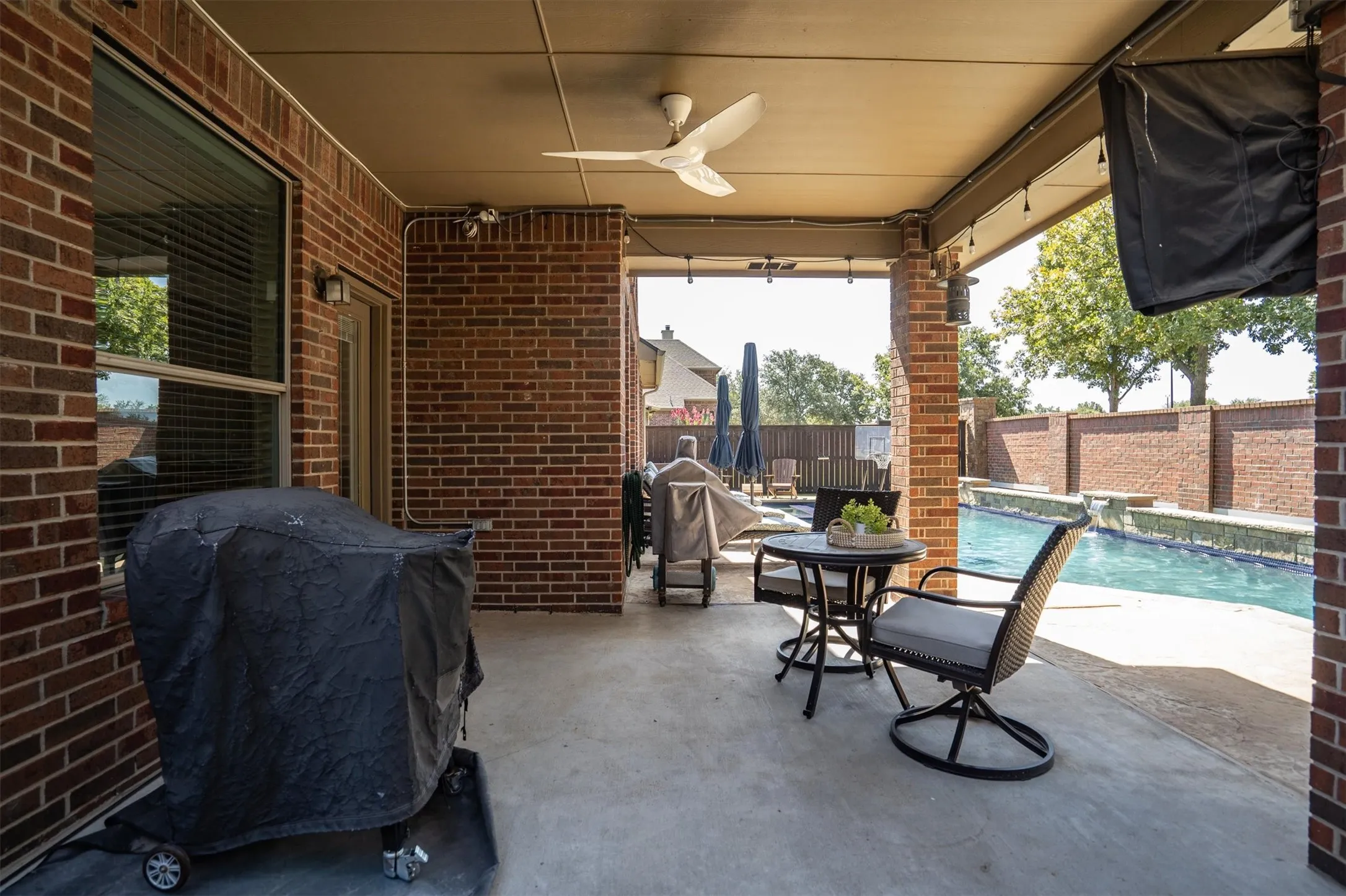 Single Family Residence For Sale in Tarrant County , 4720 Mcbreyer Place, Fort Worth, Texas 76244, 4 Bedroom, 3 Bathroom, 2 Garage spaces, 3,114 Sqft, built in 2007, mls#21362816, Real Estate Agent in Fort Worth, Homes For Sale in Tarrant county, Homes For Sale in Fort Worth, Realtor in Fort Worth Texas, Real Estate Brokerage Independent Realty Texas, Luminita Cordes Realtor
